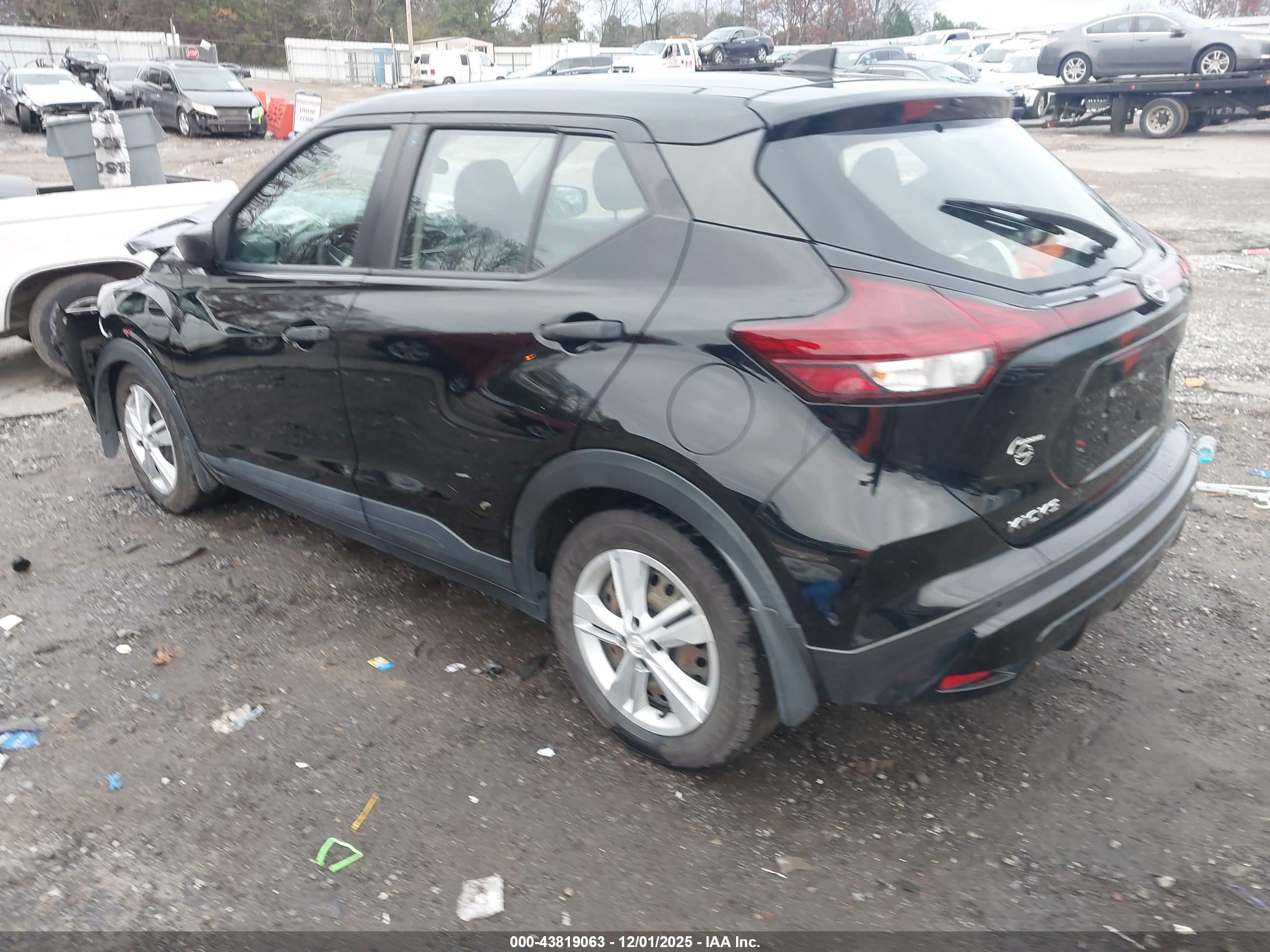 NISSAN KICKS image 3