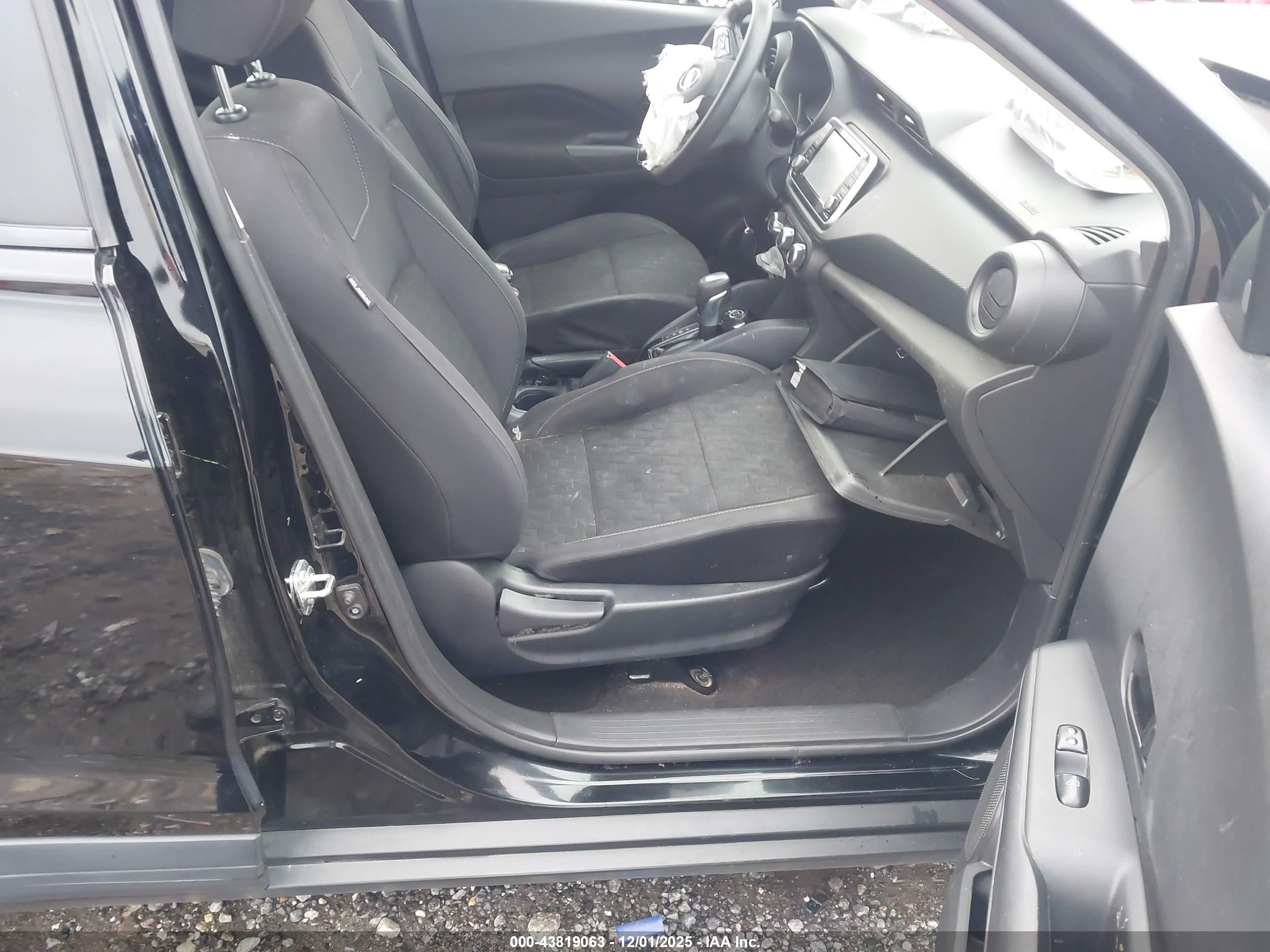 NISSAN KICKS image 5