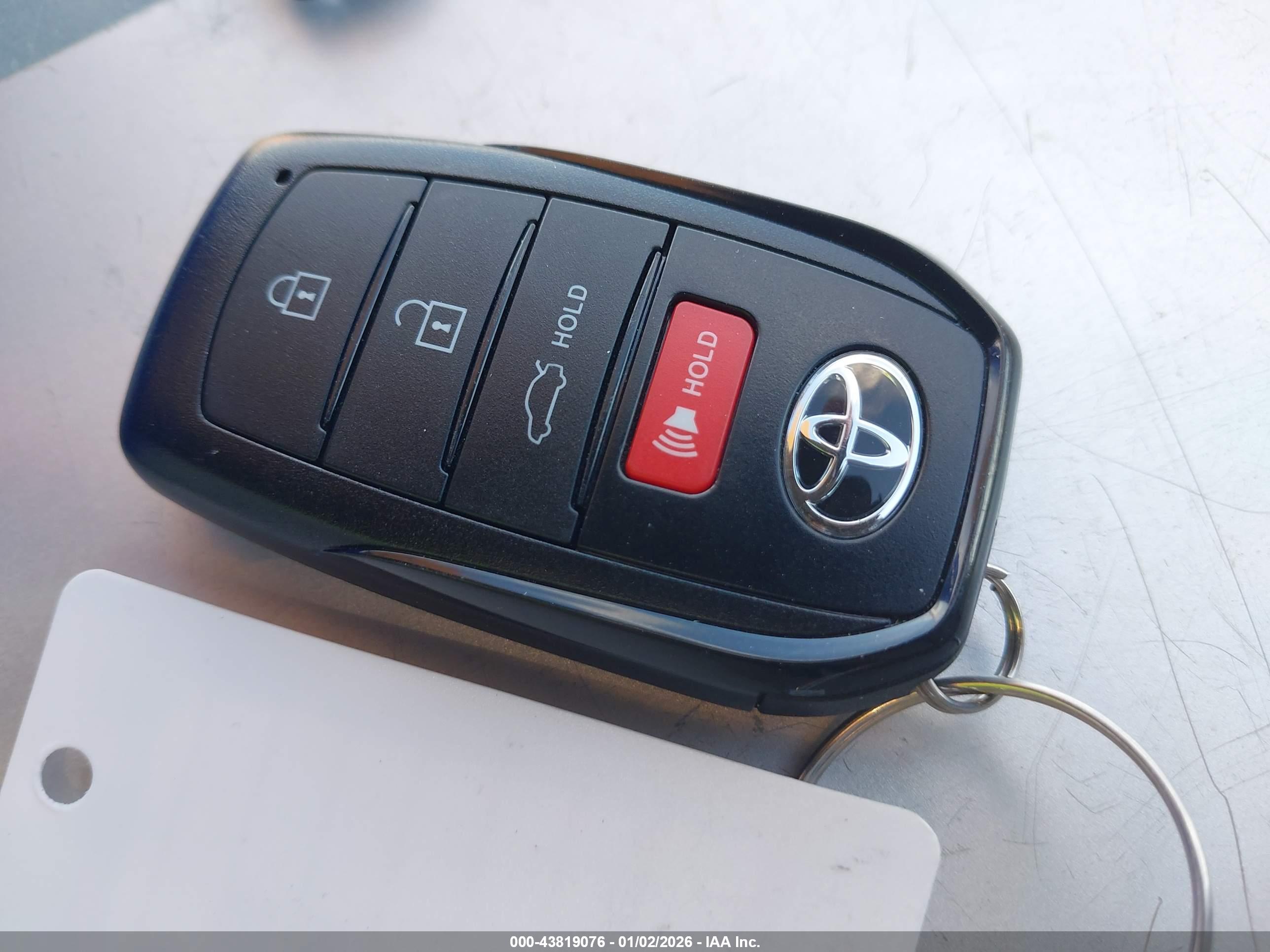 TOYOTA CAMRY image 11