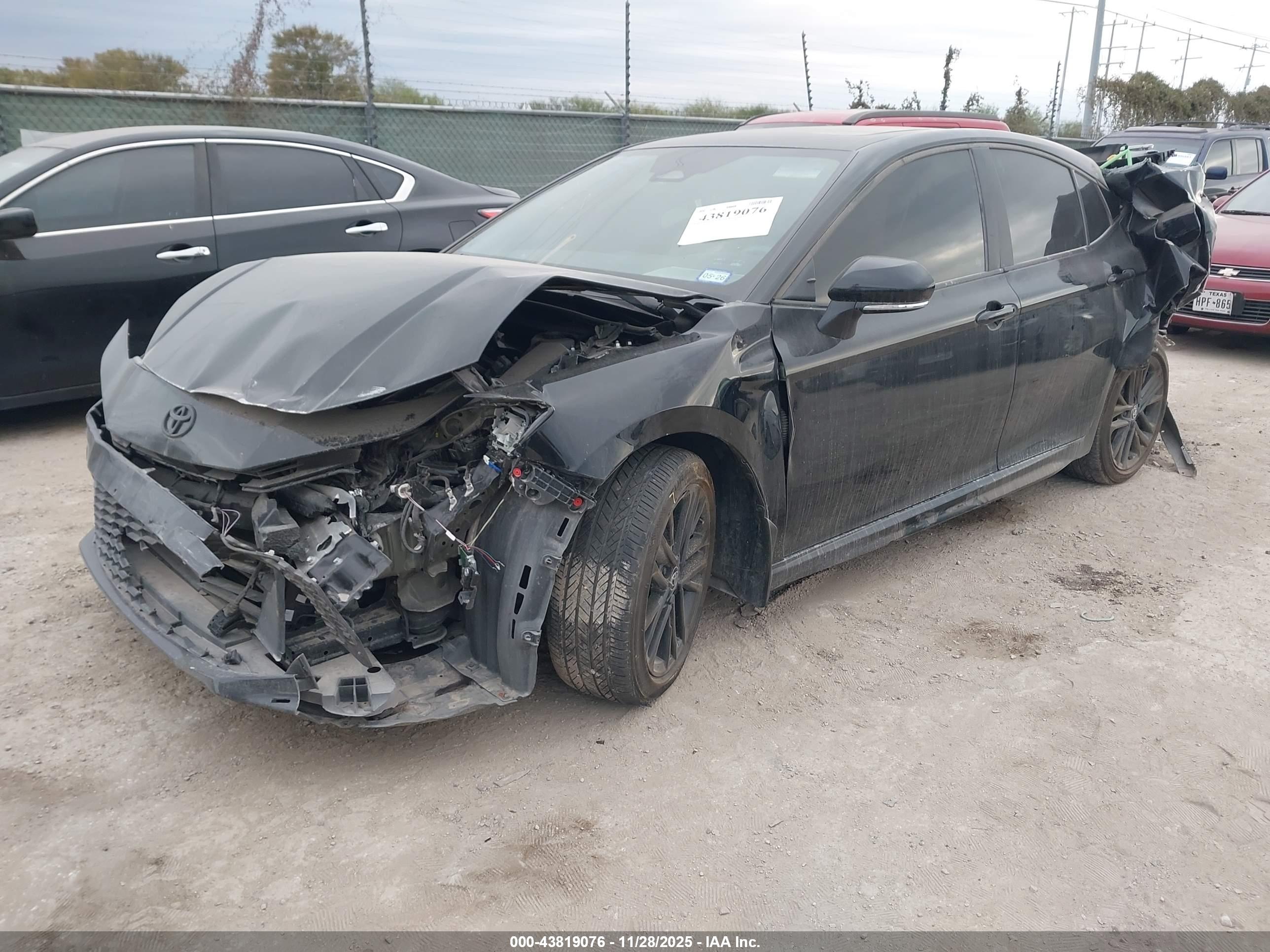 TOYOTA CAMRY image 2