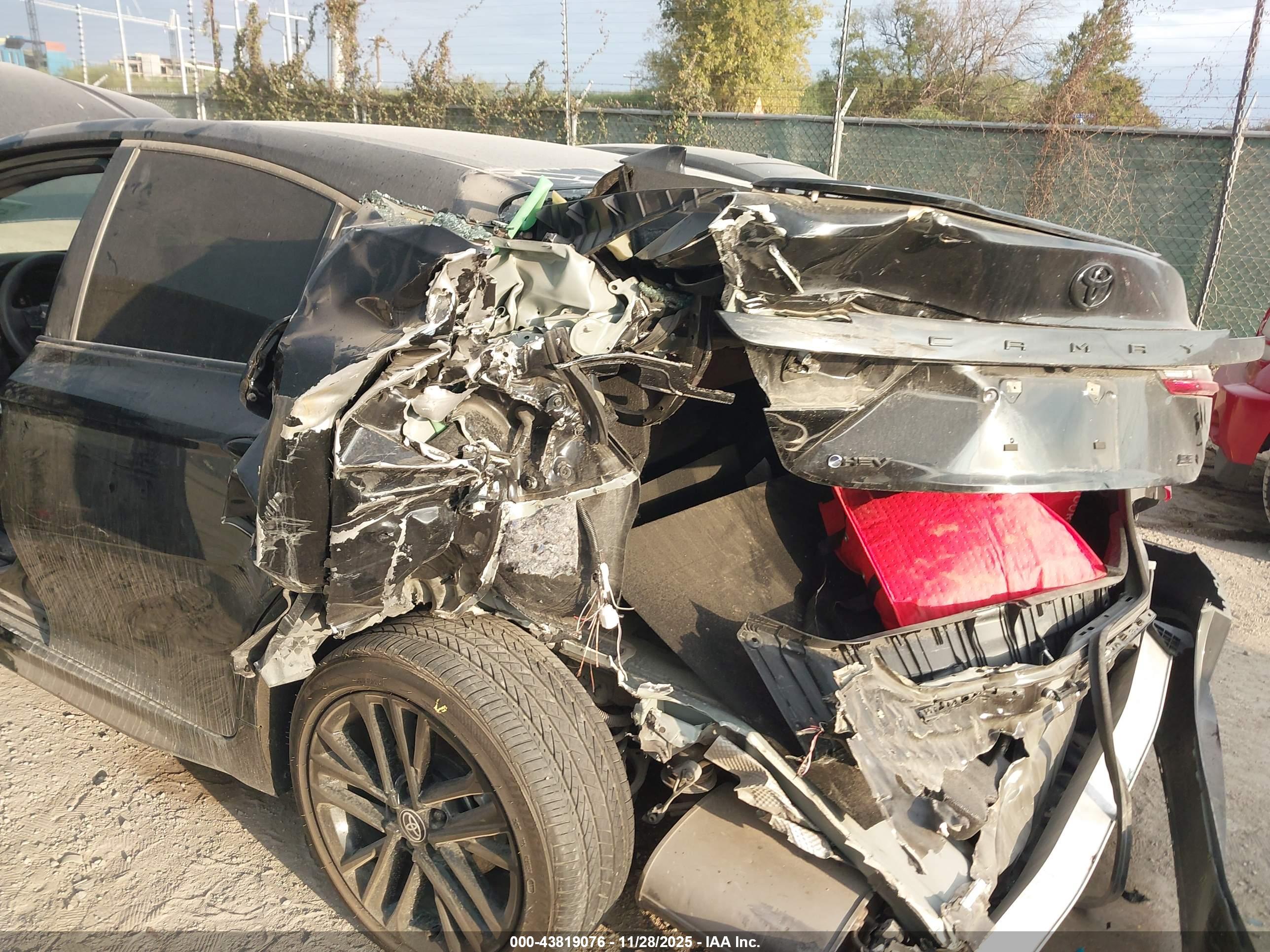 TOYOTA CAMRY image 6