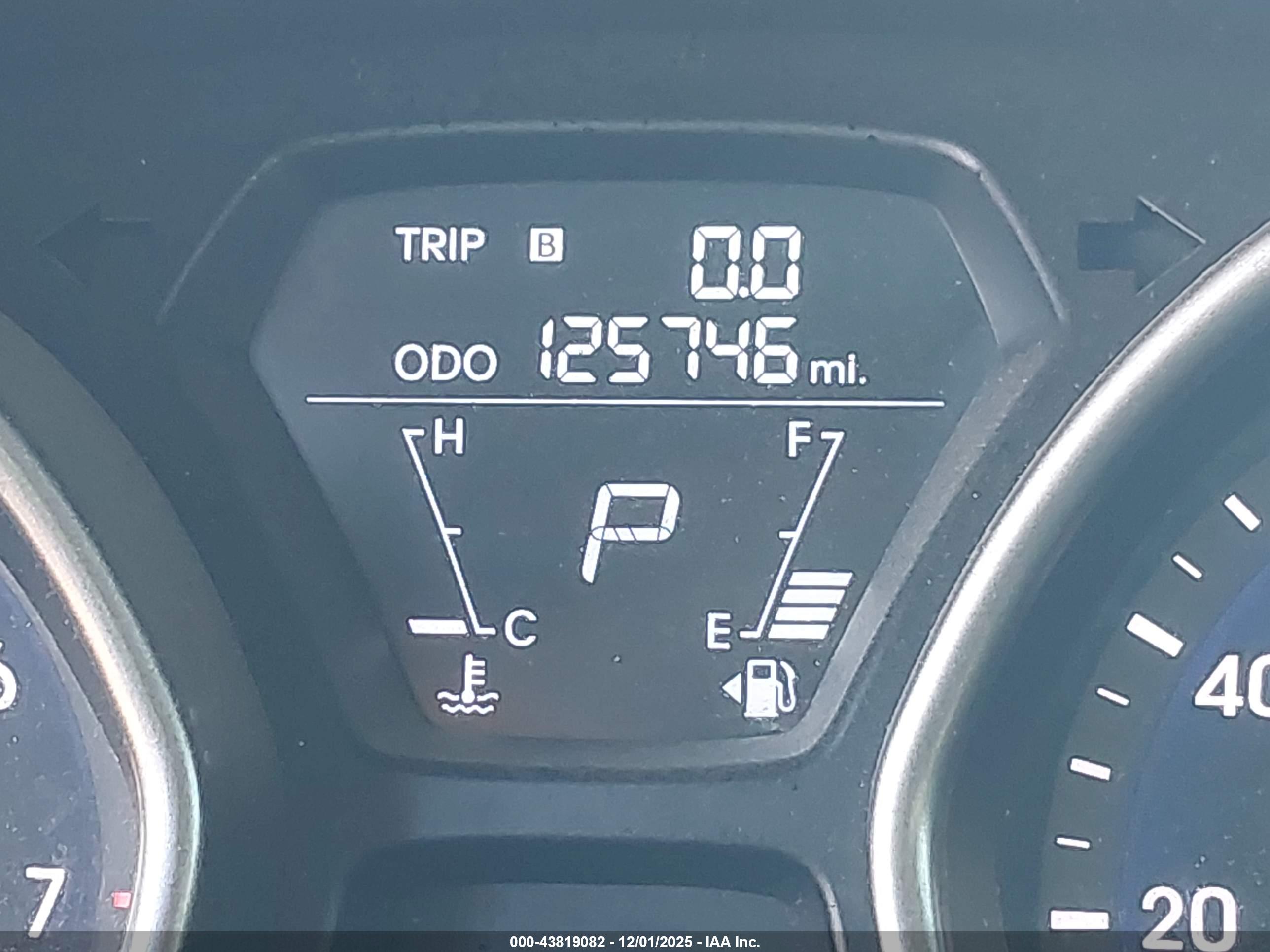 HYUNDAI ELANTRA image 7