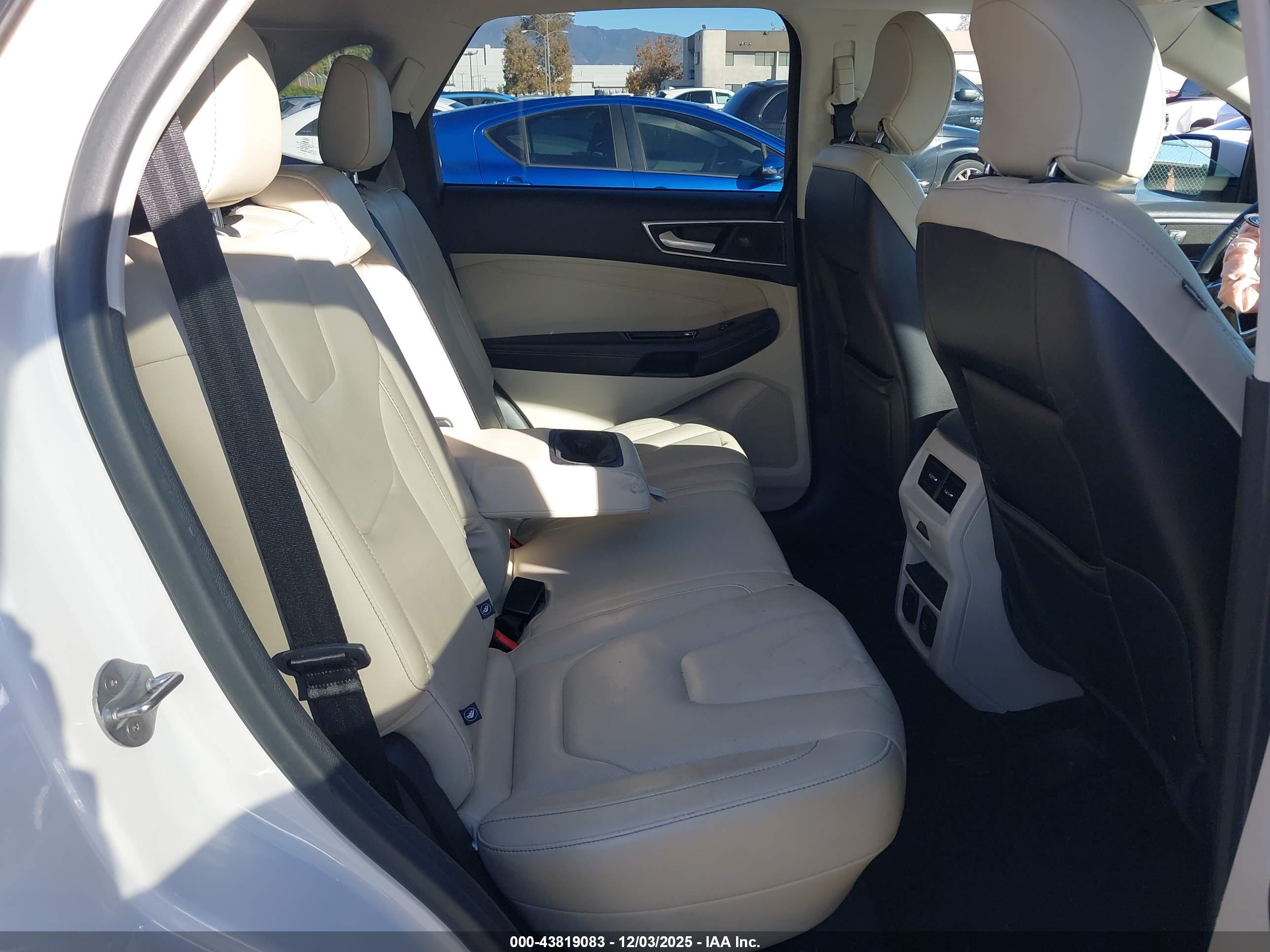 FORD EDGE image 8