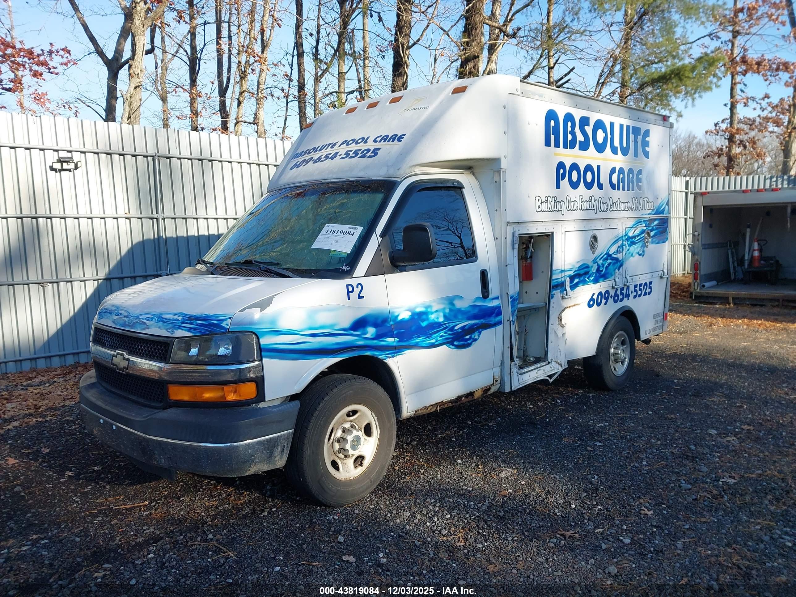 CHEVROLET EXPRESS image 2