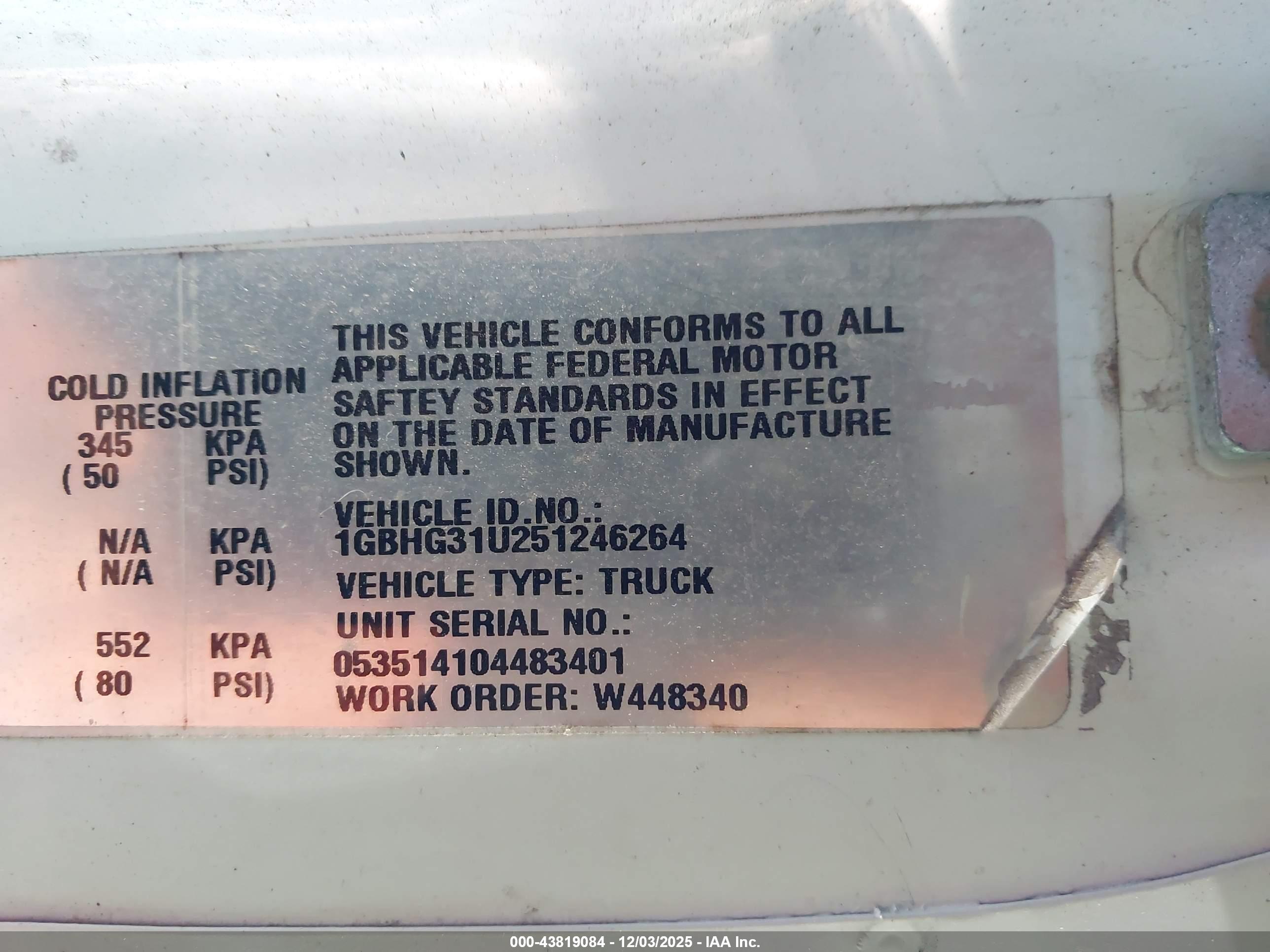 CHEVROLET EXPRESS image 9
