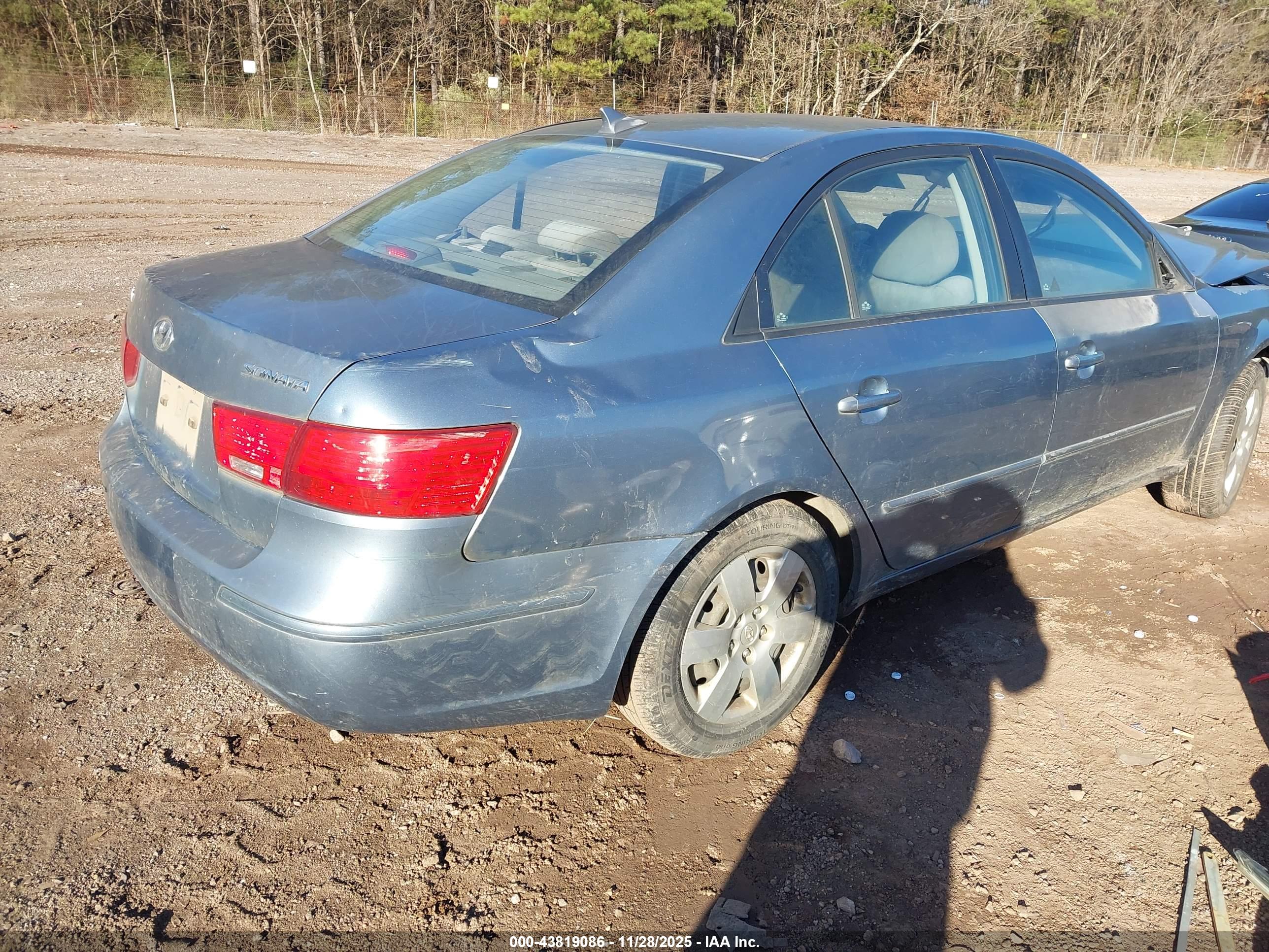 HYUNDAI SONATA image 4