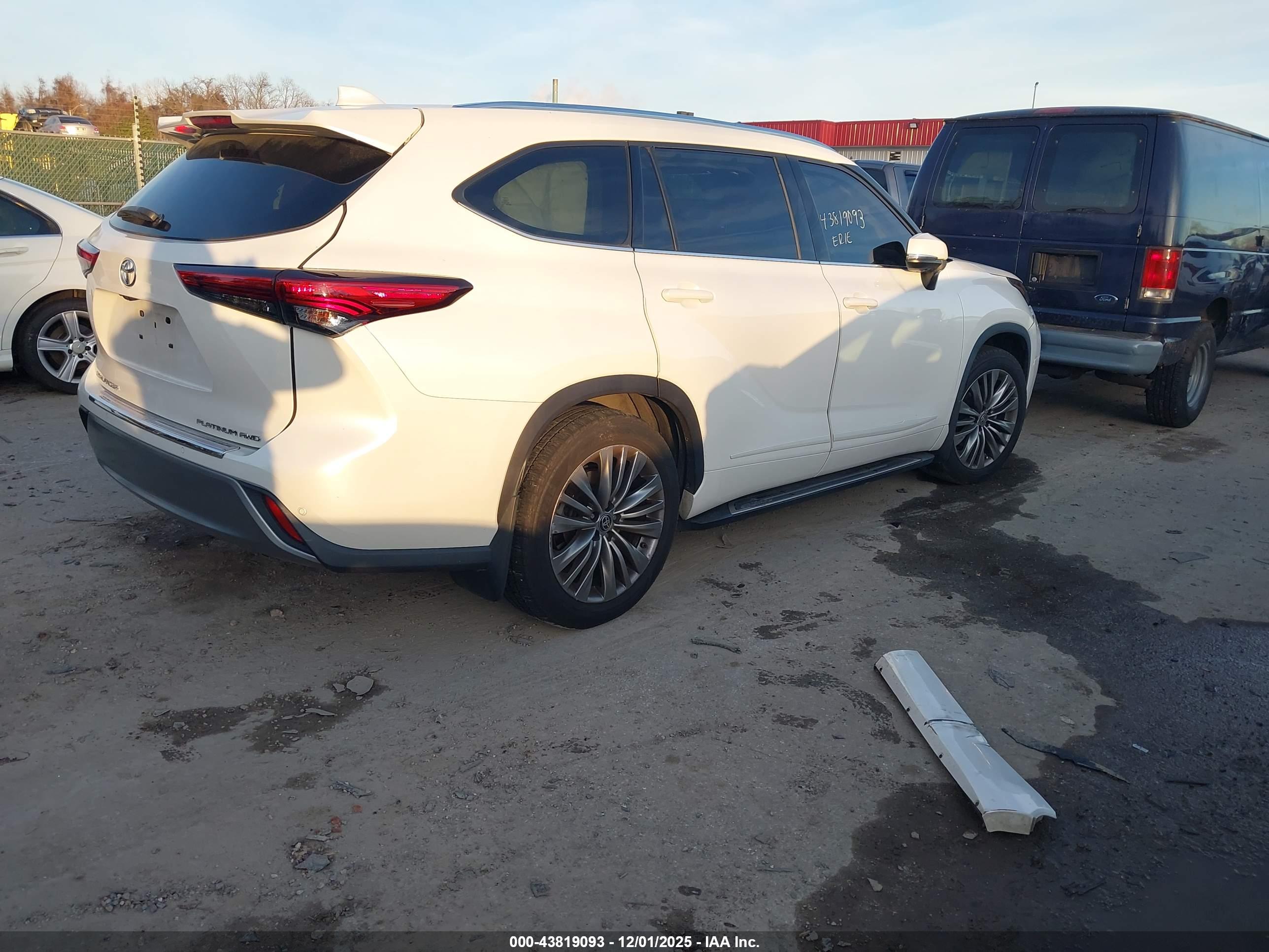 TOYOTA HIGHLANDER image 4
