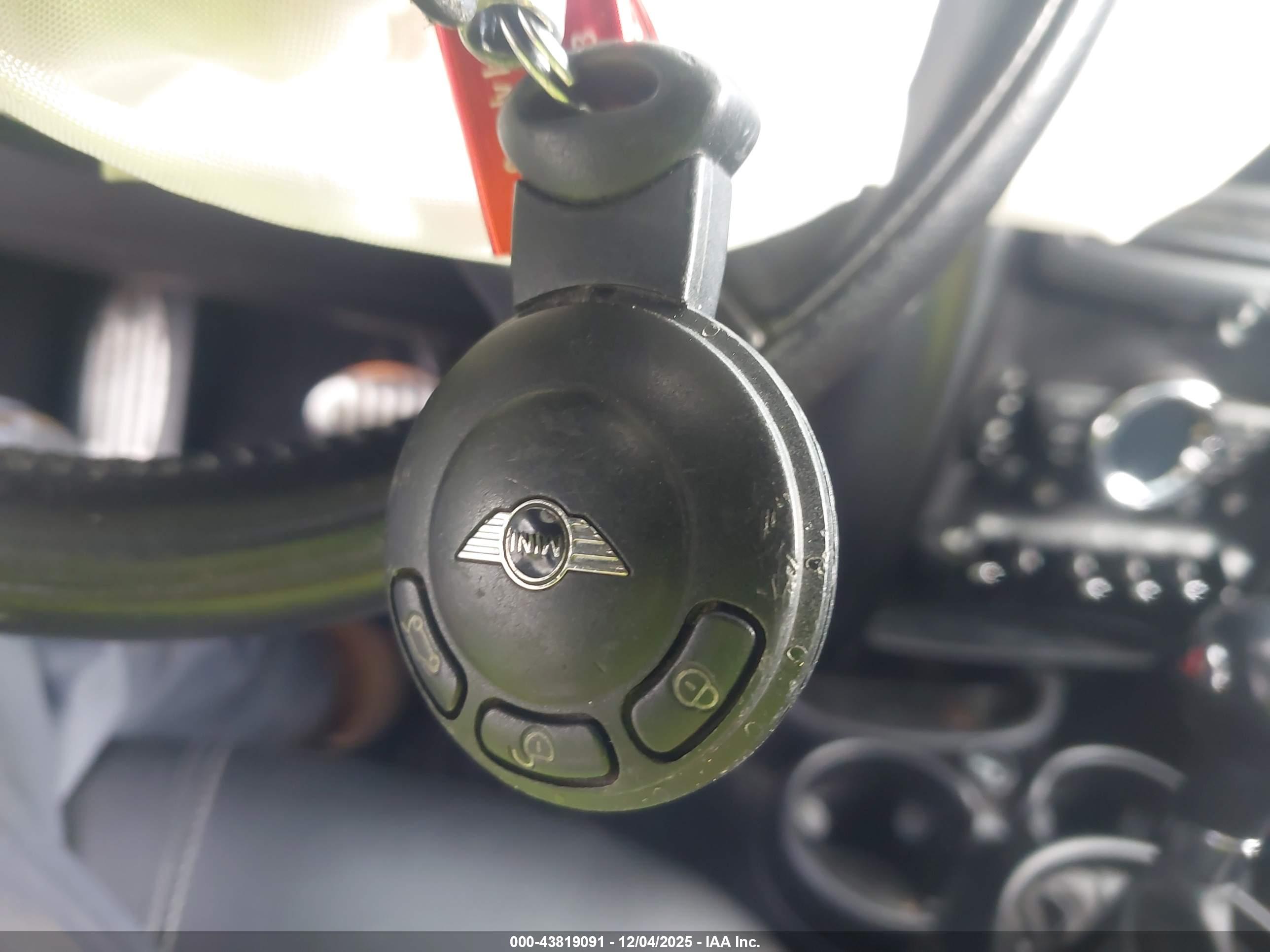MINI COUNTRYMAN image 11