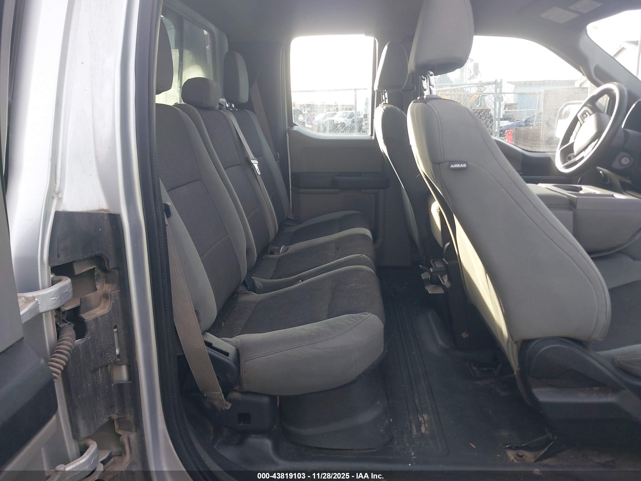 FORD F-150 image 8