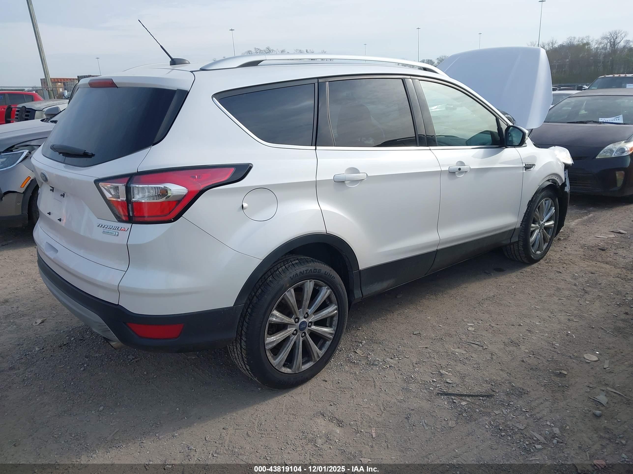 FORD ESCAPE image 4