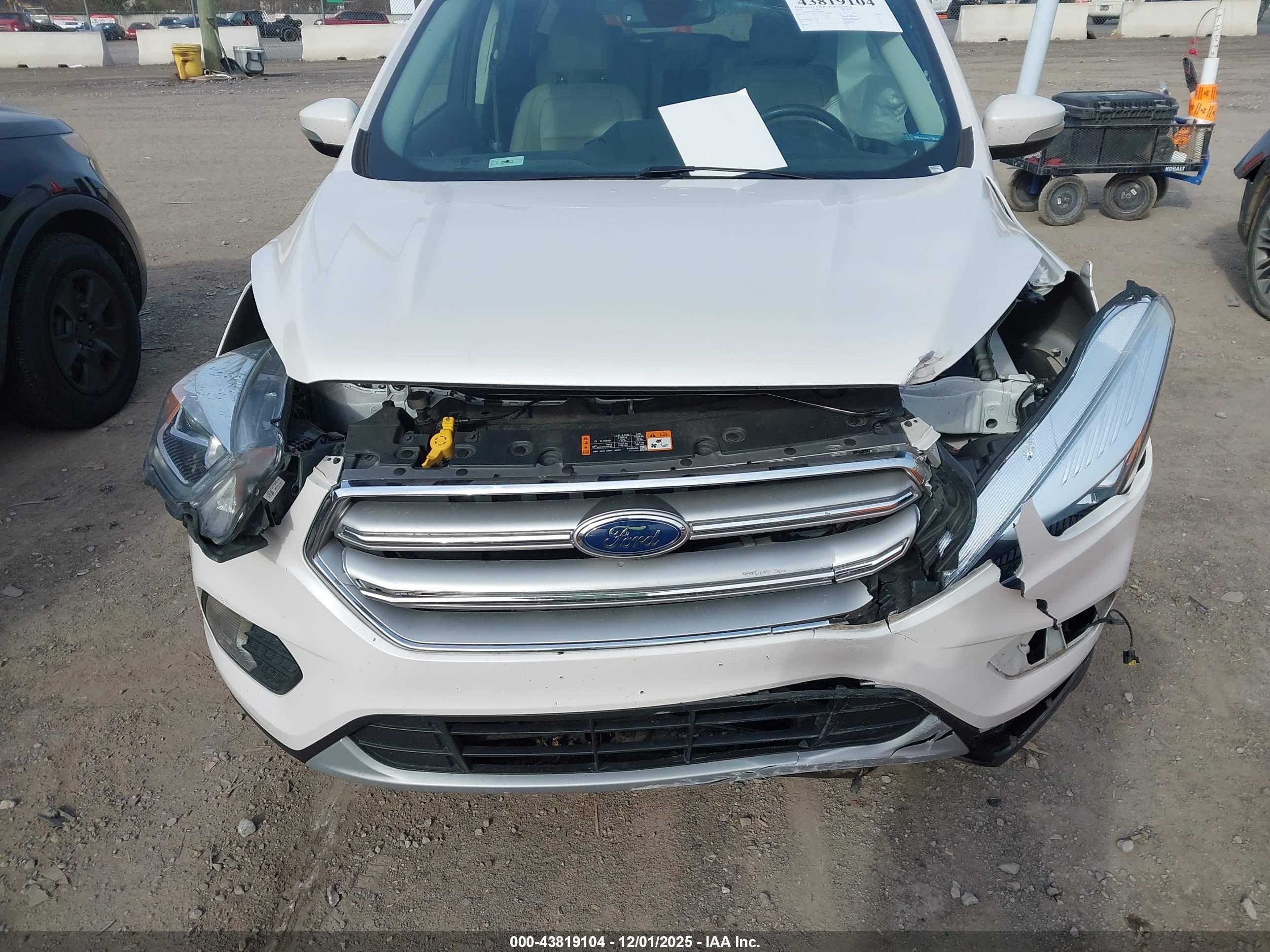 FORD ESCAPE image 6