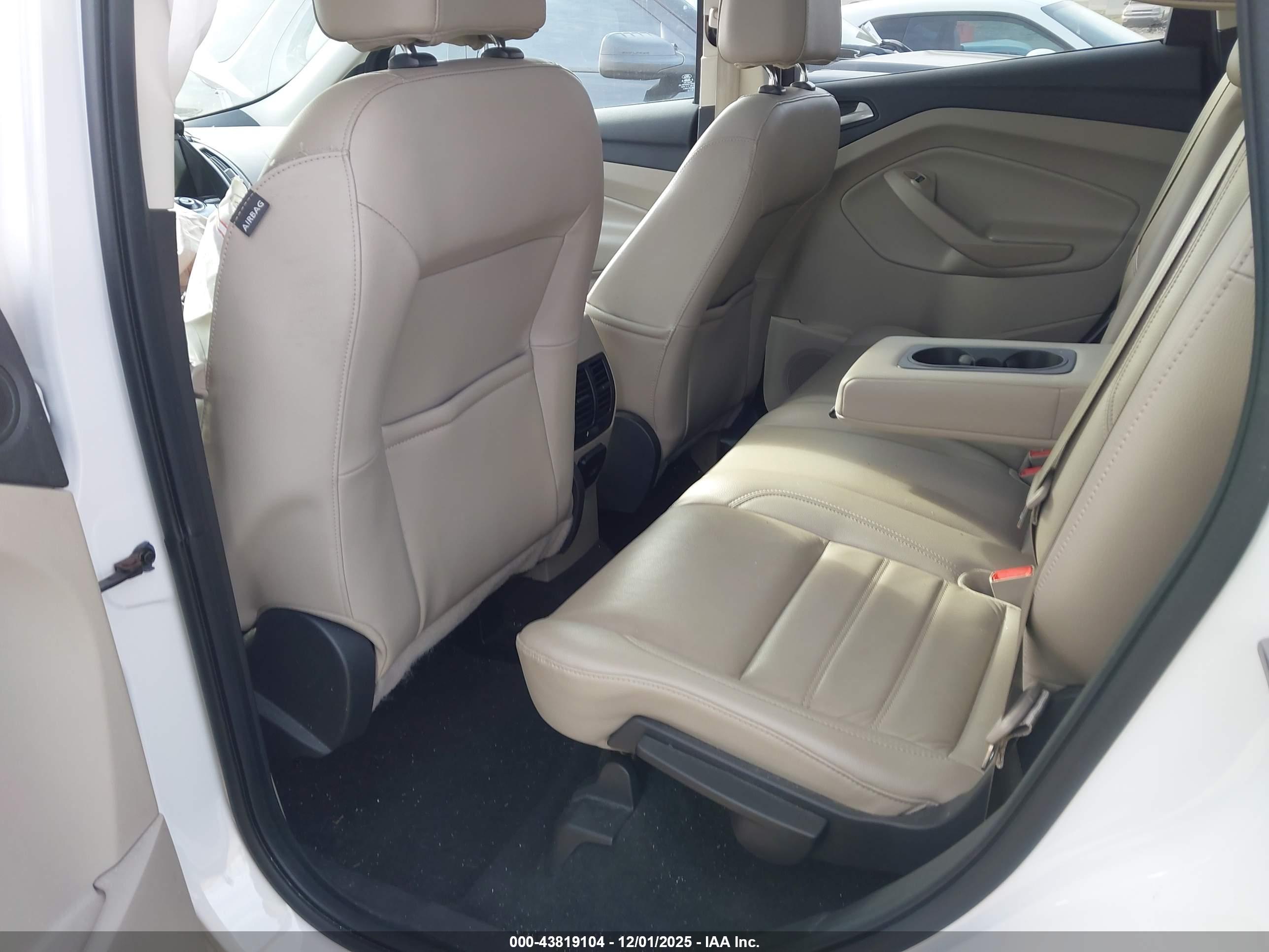 FORD ESCAPE image 8