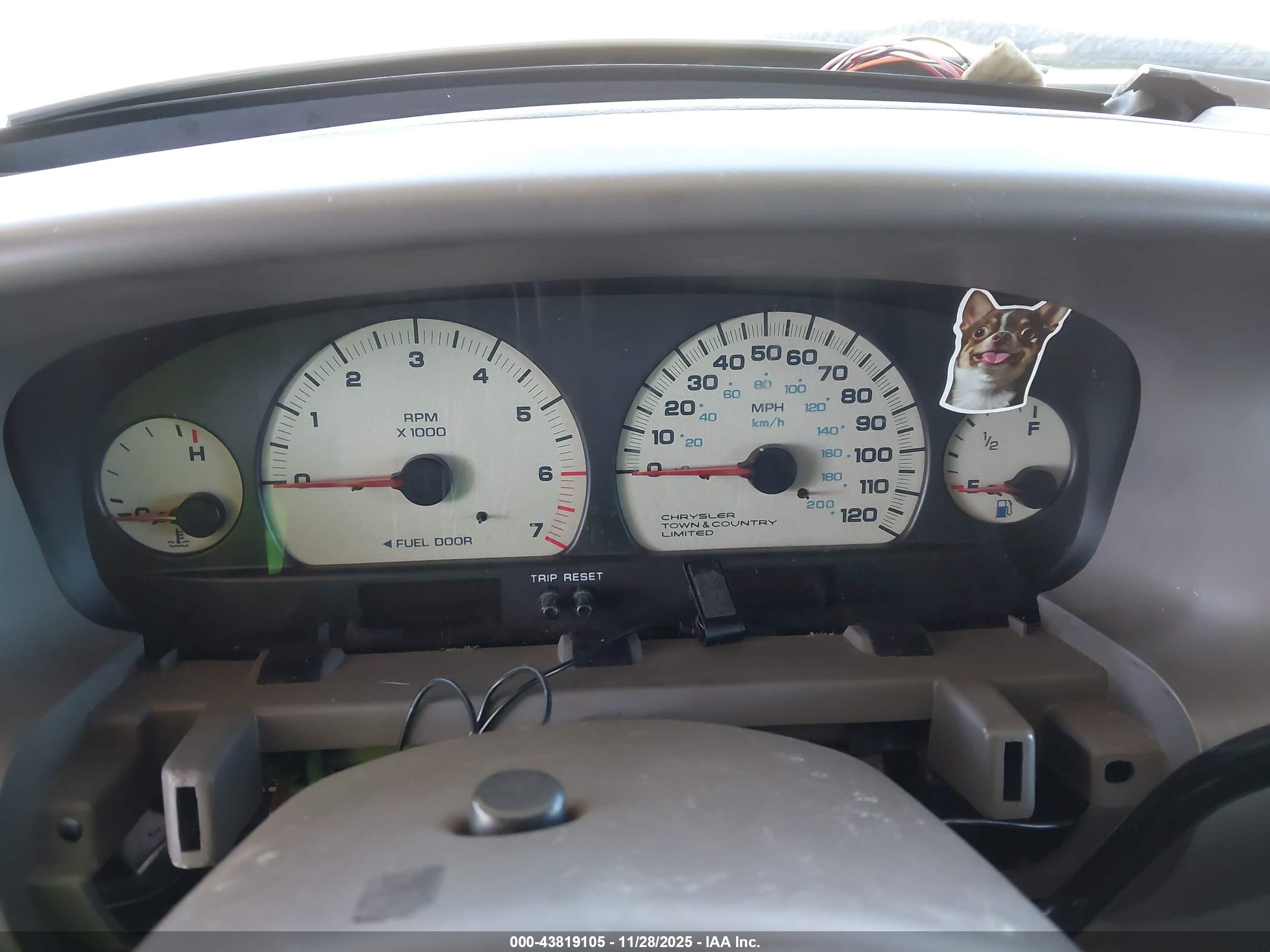 CHRYSLER TOWN image 7