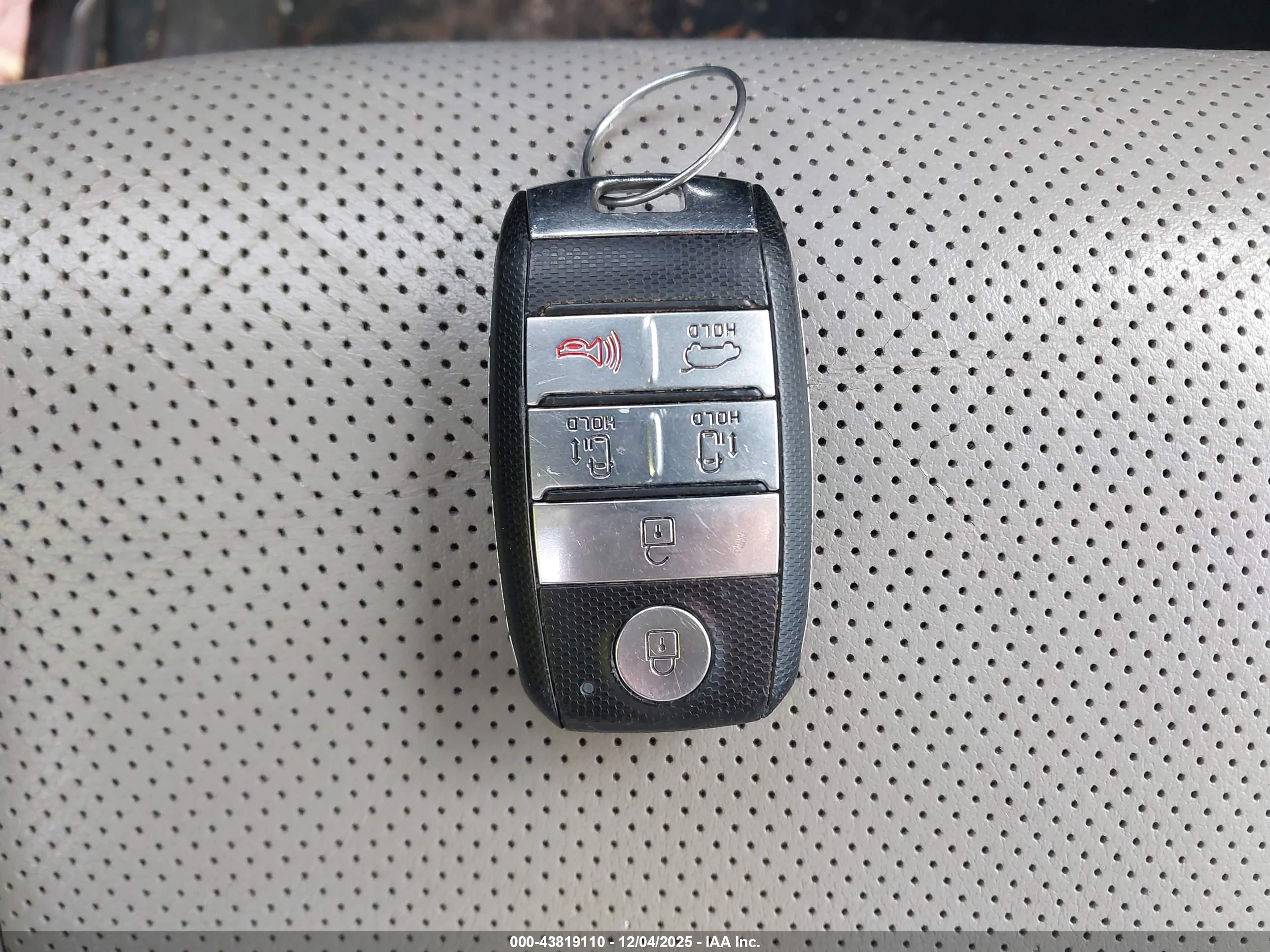 KIA SEDONA image 11