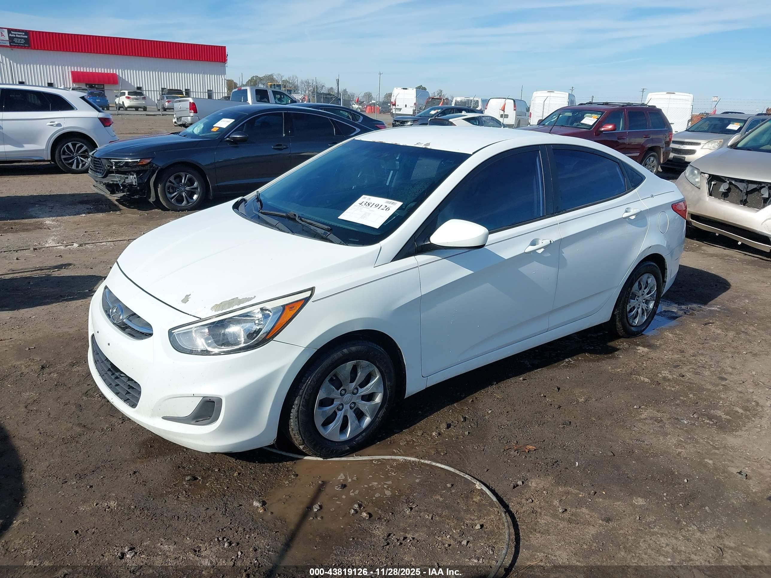 HYUNDAI ACCENT image 2