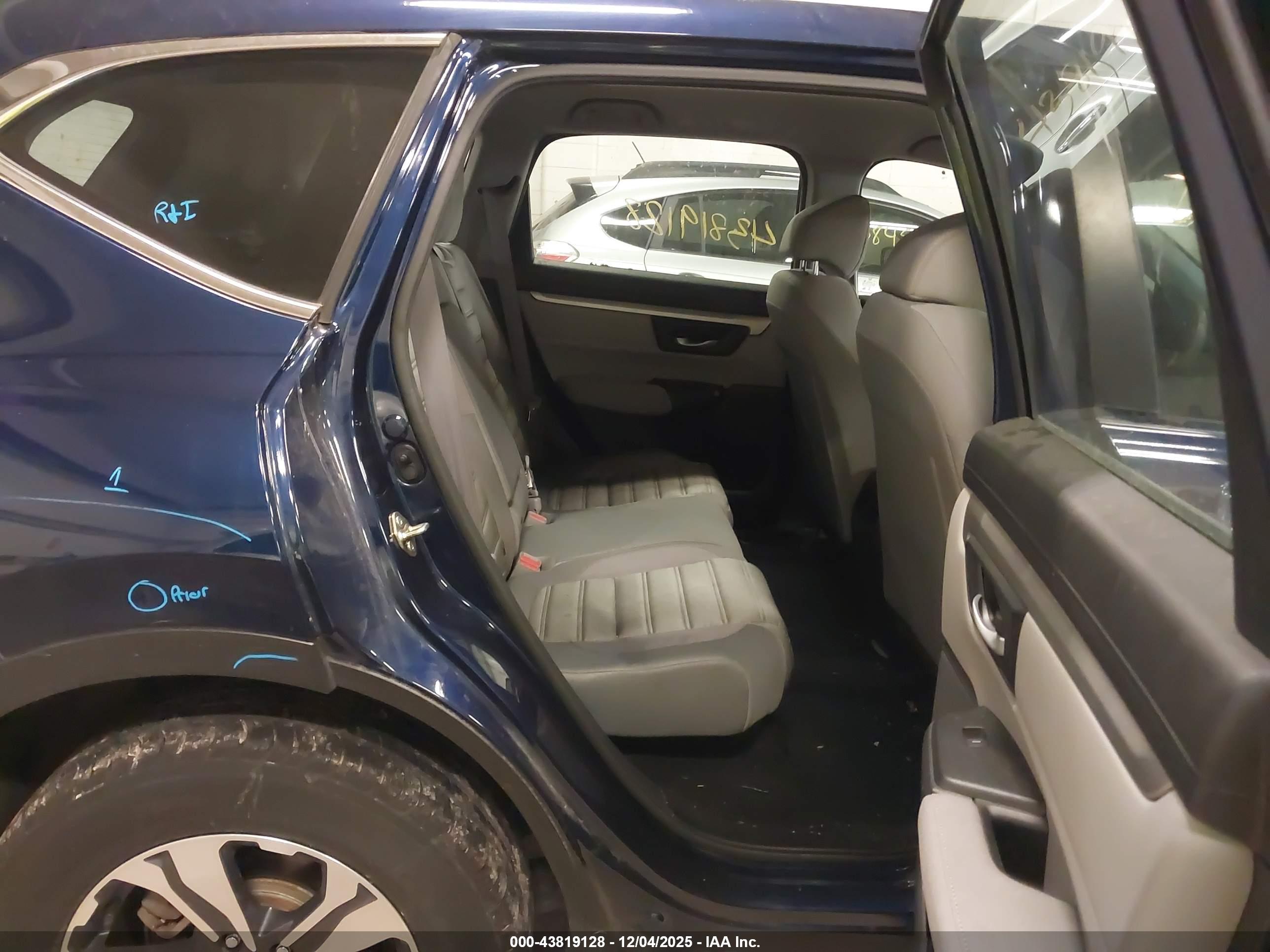 HONDA CR-V image 8