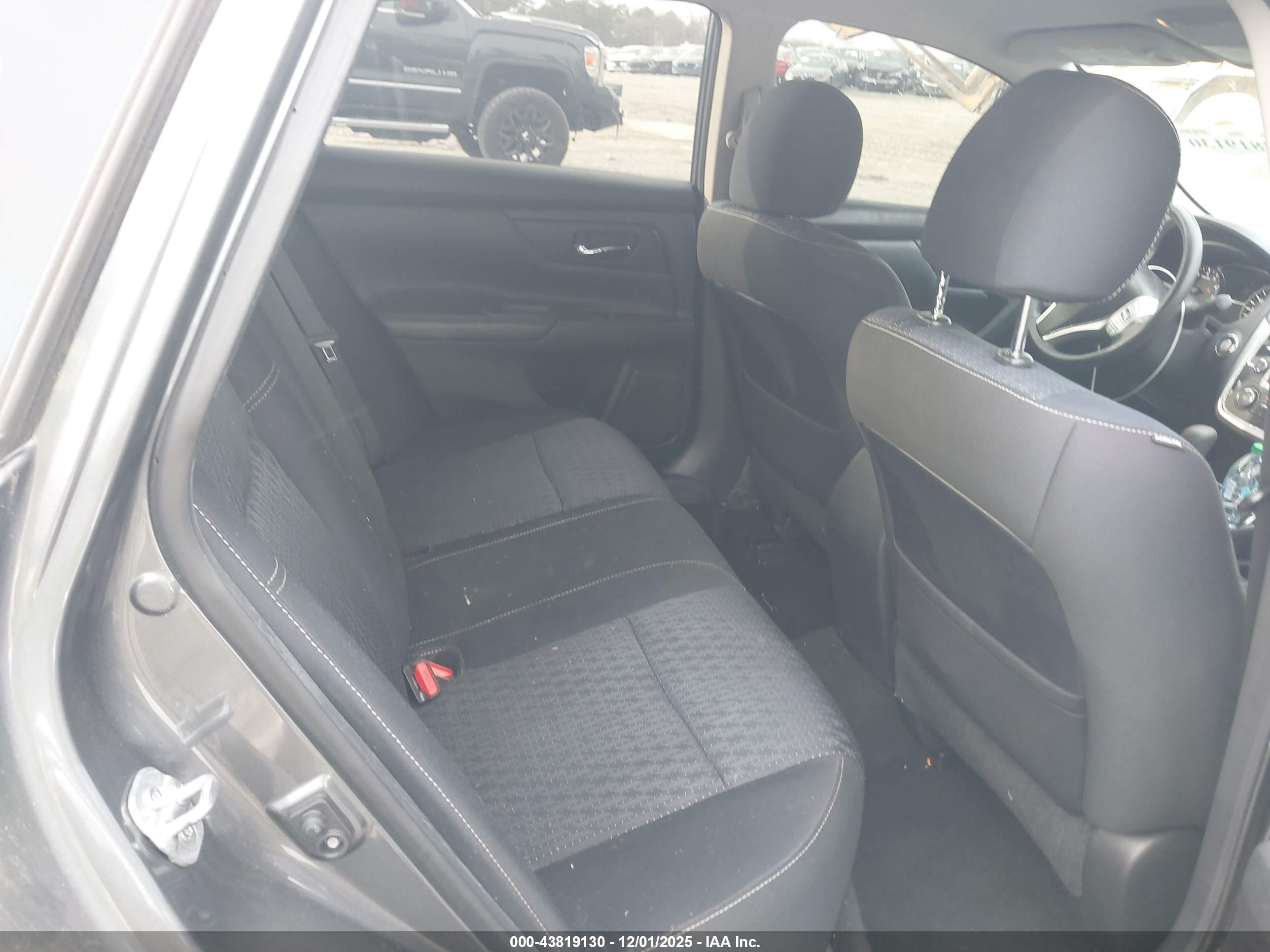 NISSAN ALTIMA image 8
