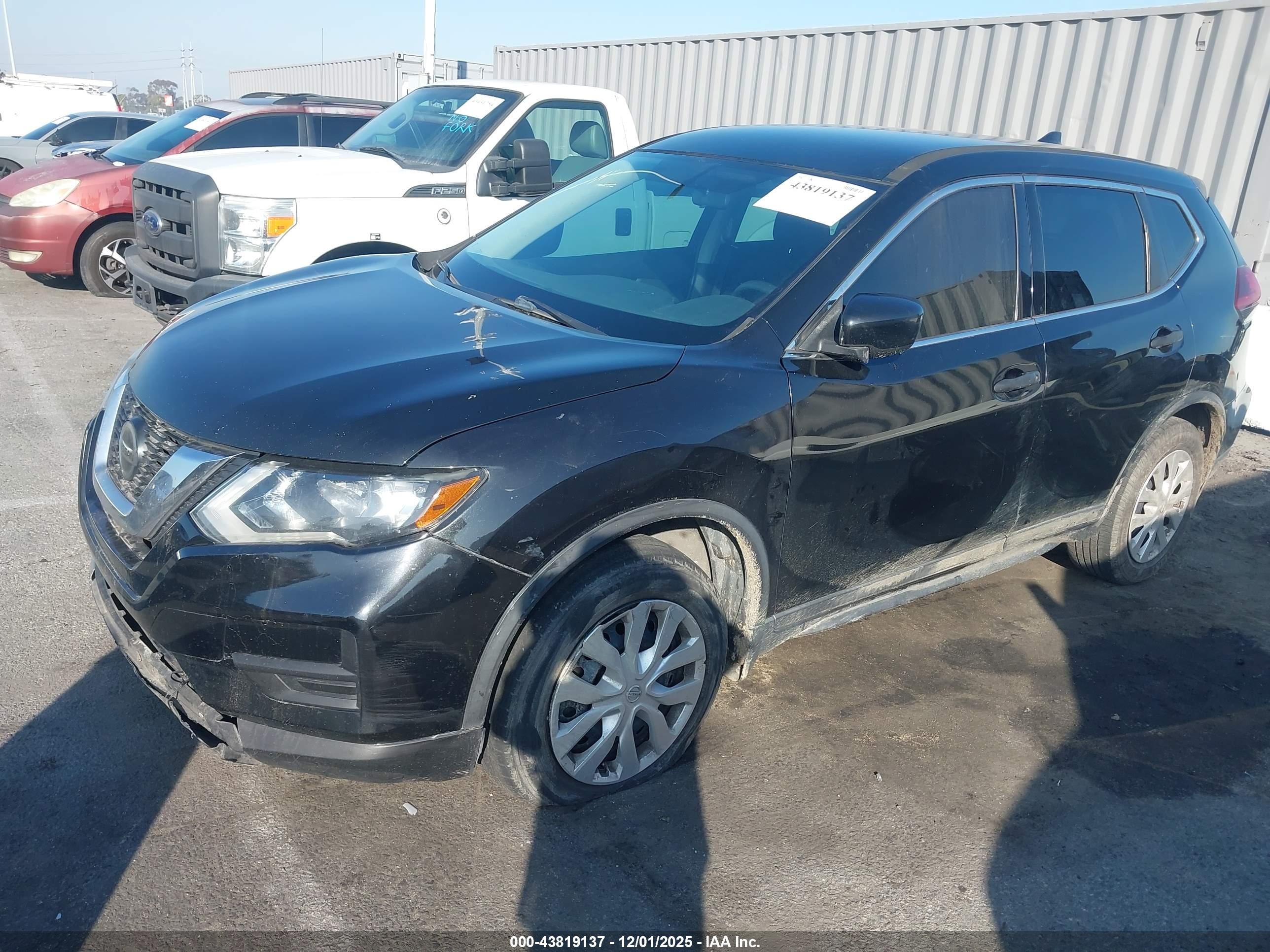 NISSAN ROGUE image 2