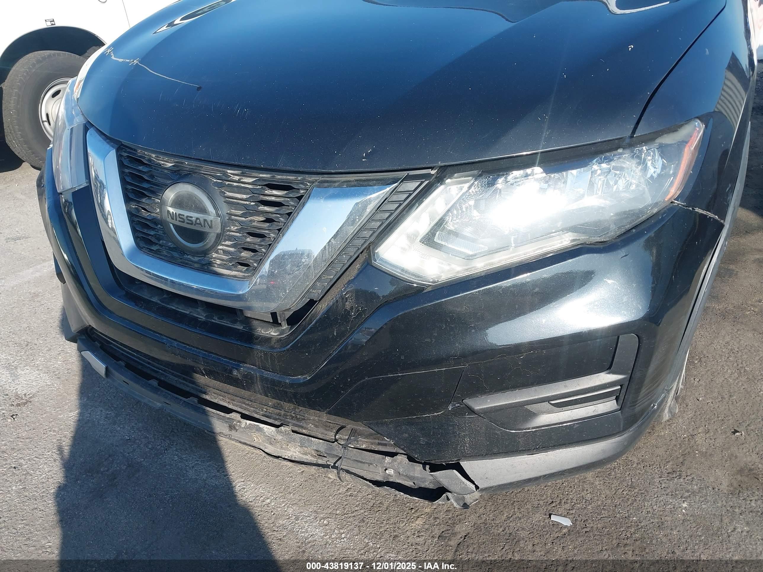 NISSAN ROGUE image 6