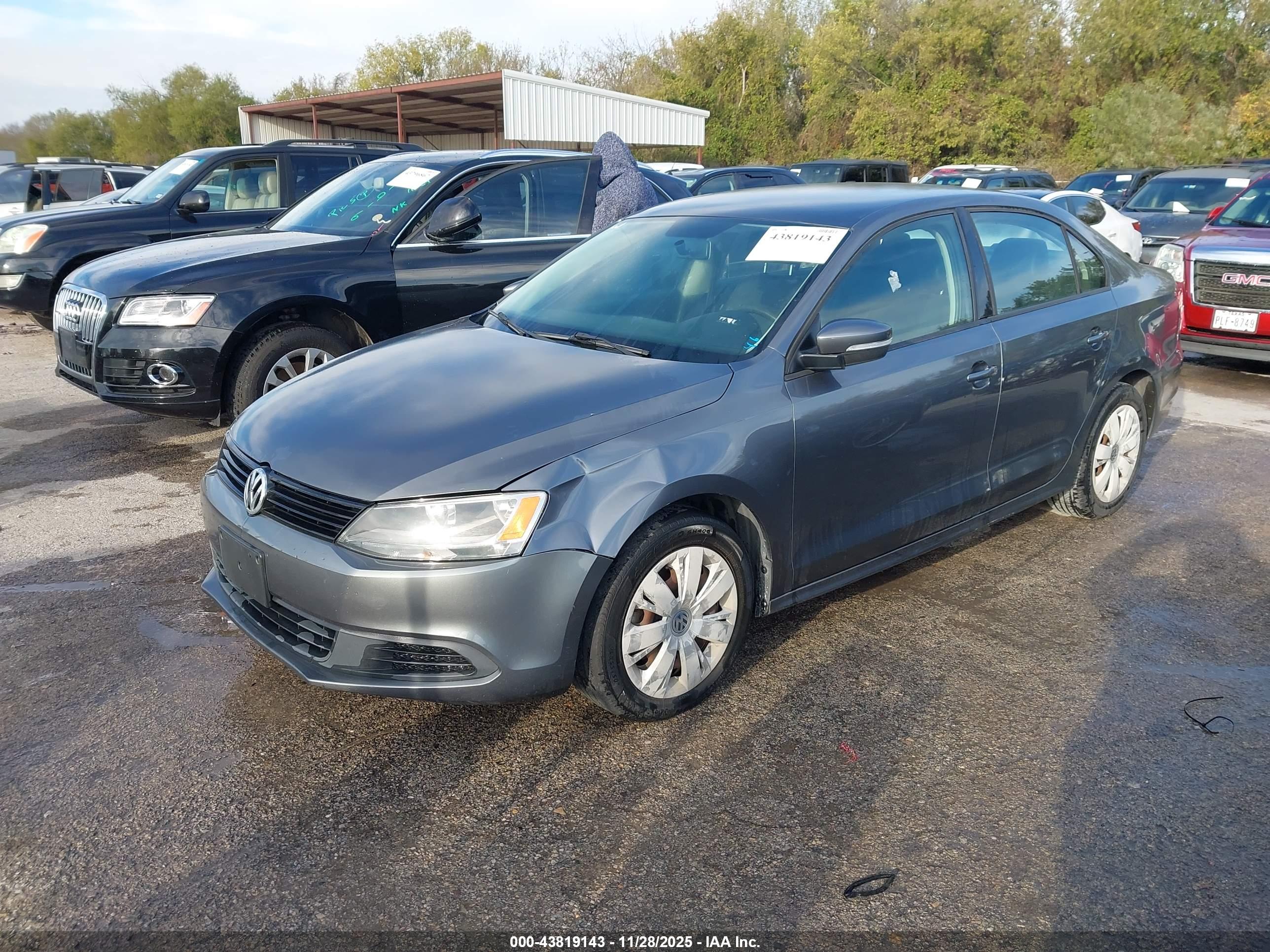 VOLKSWAGEN JETTA image 2
