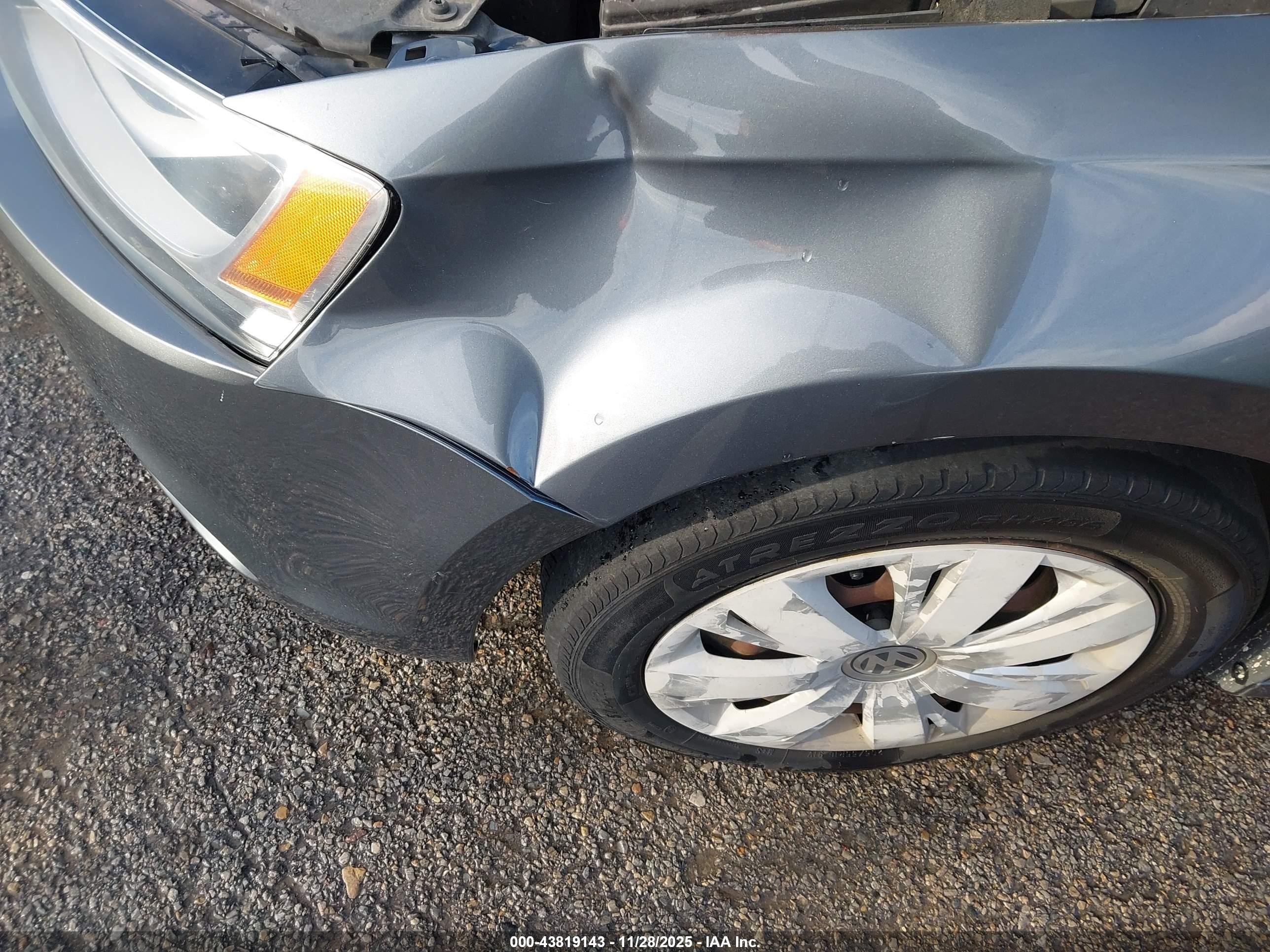 VOLKSWAGEN JETTA image 6