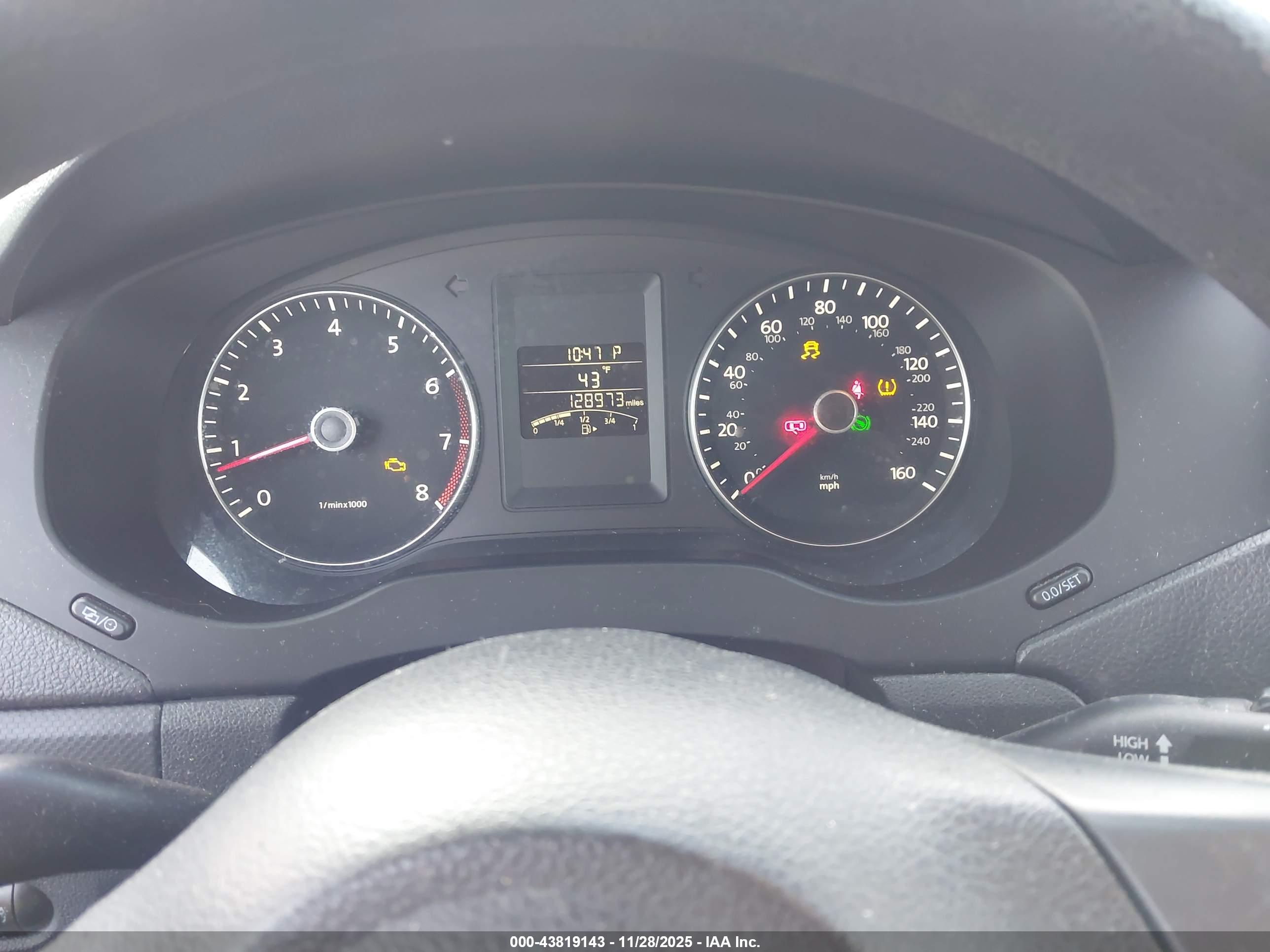 VOLKSWAGEN JETTA image 7