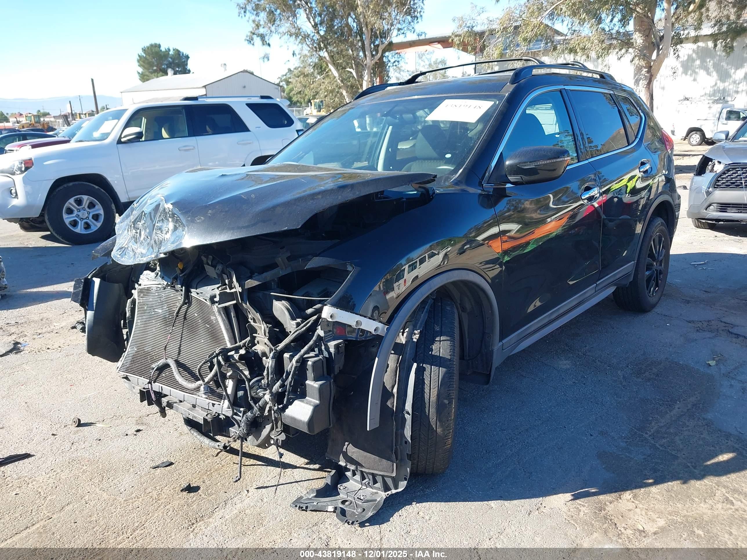 NISSAN ROGUE image 2