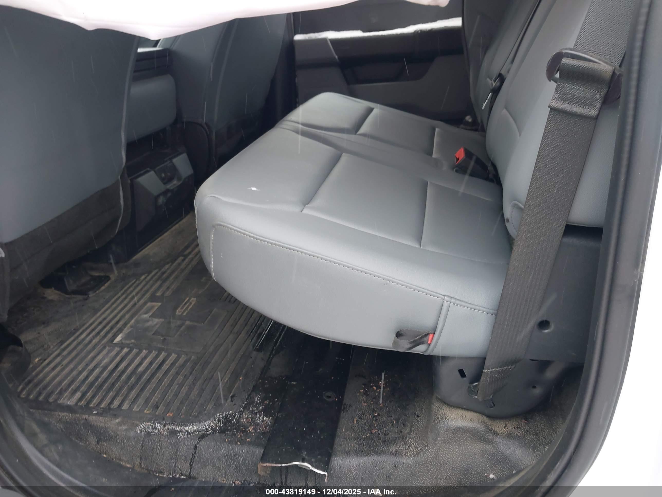 FORD F-550 image 7