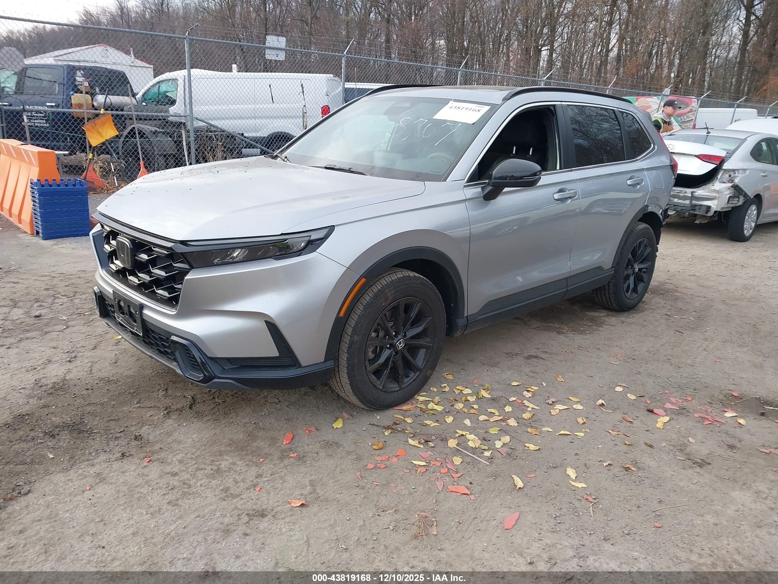 HONDA CR-V image 2