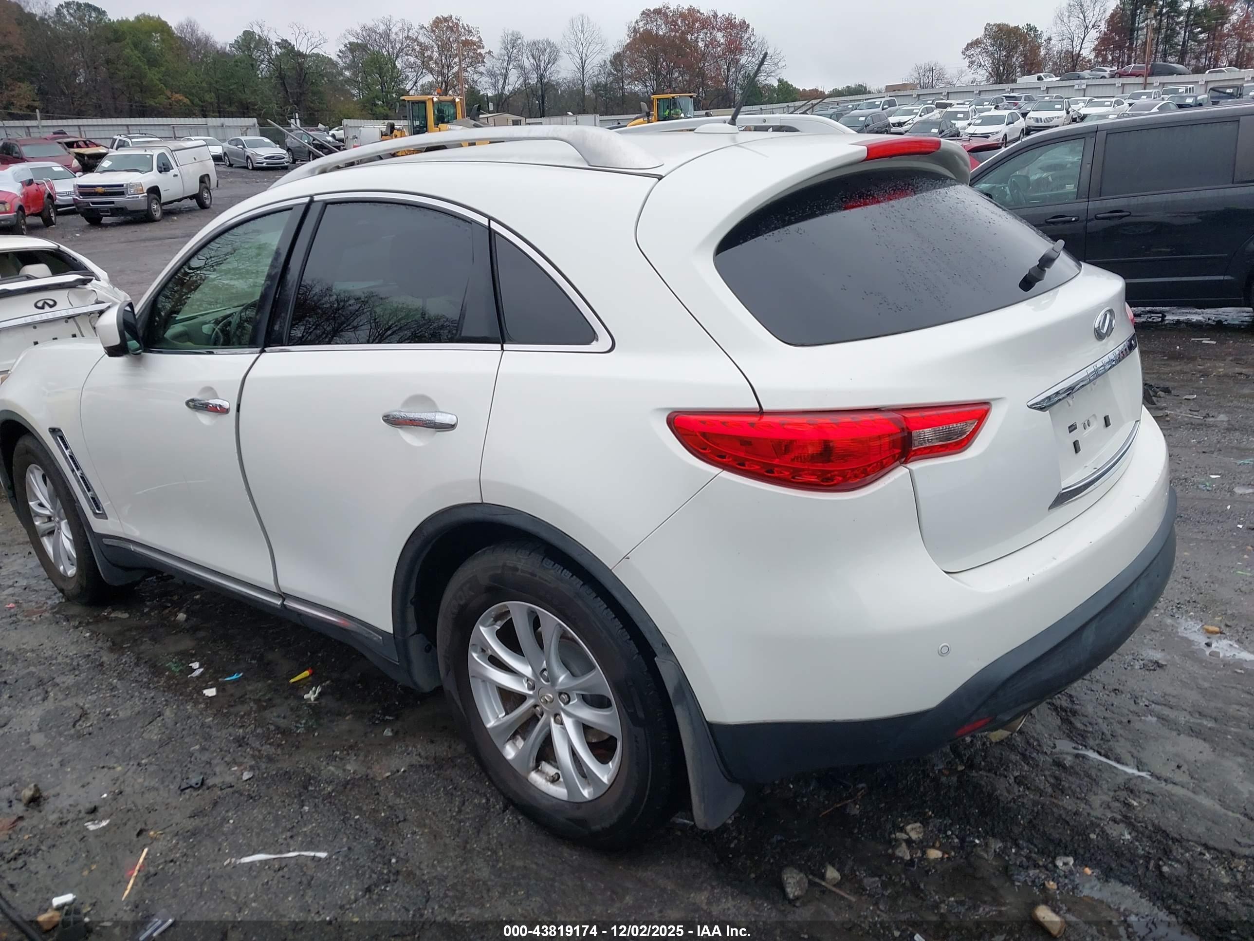 INFINITI FX37 image 3