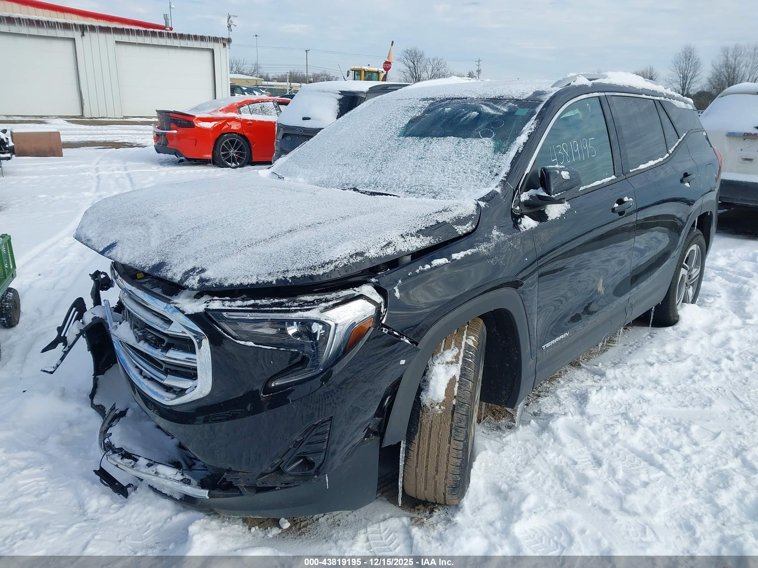 GMC TERRAIN image 2