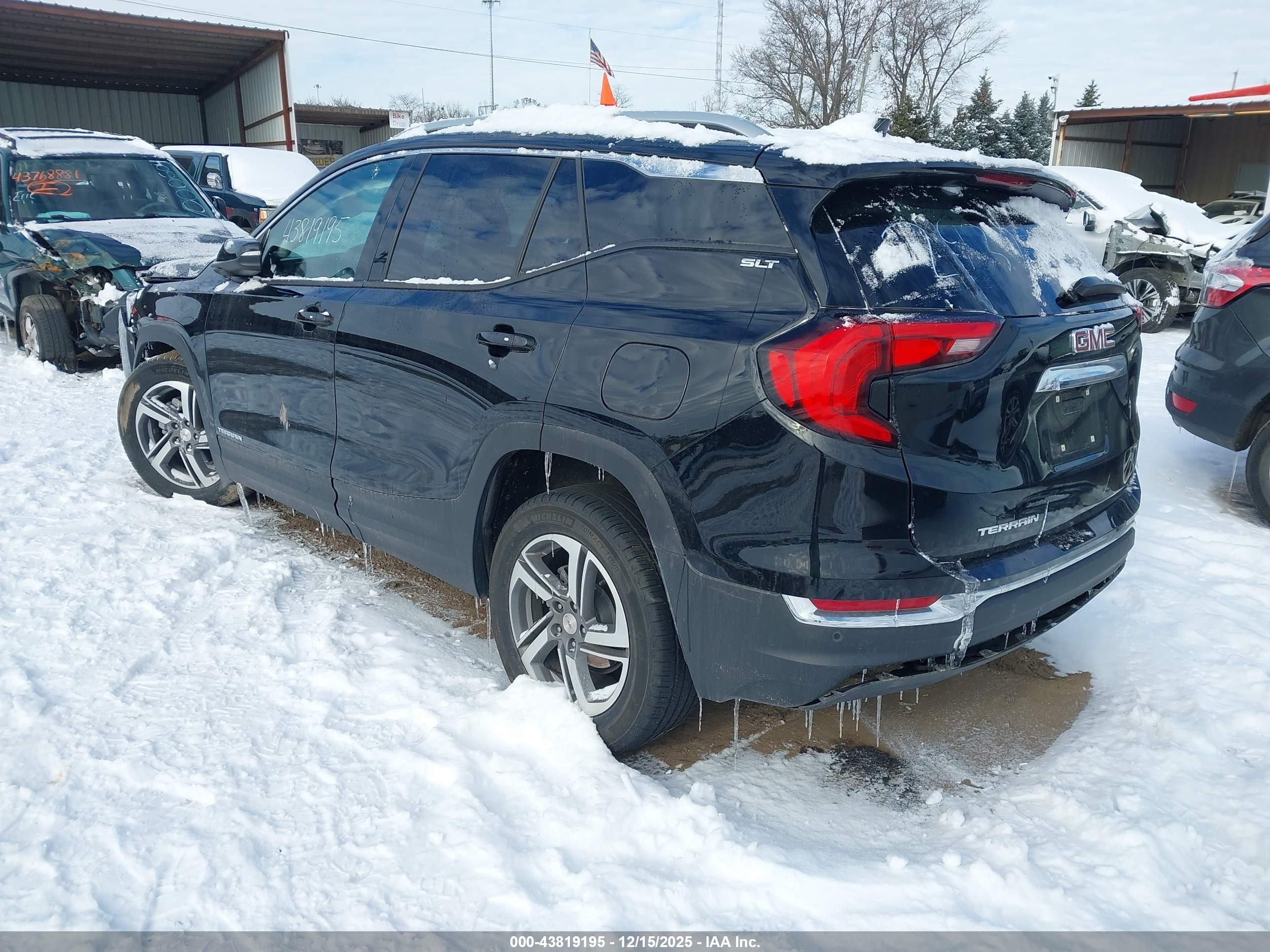 GMC TERRAIN image 3