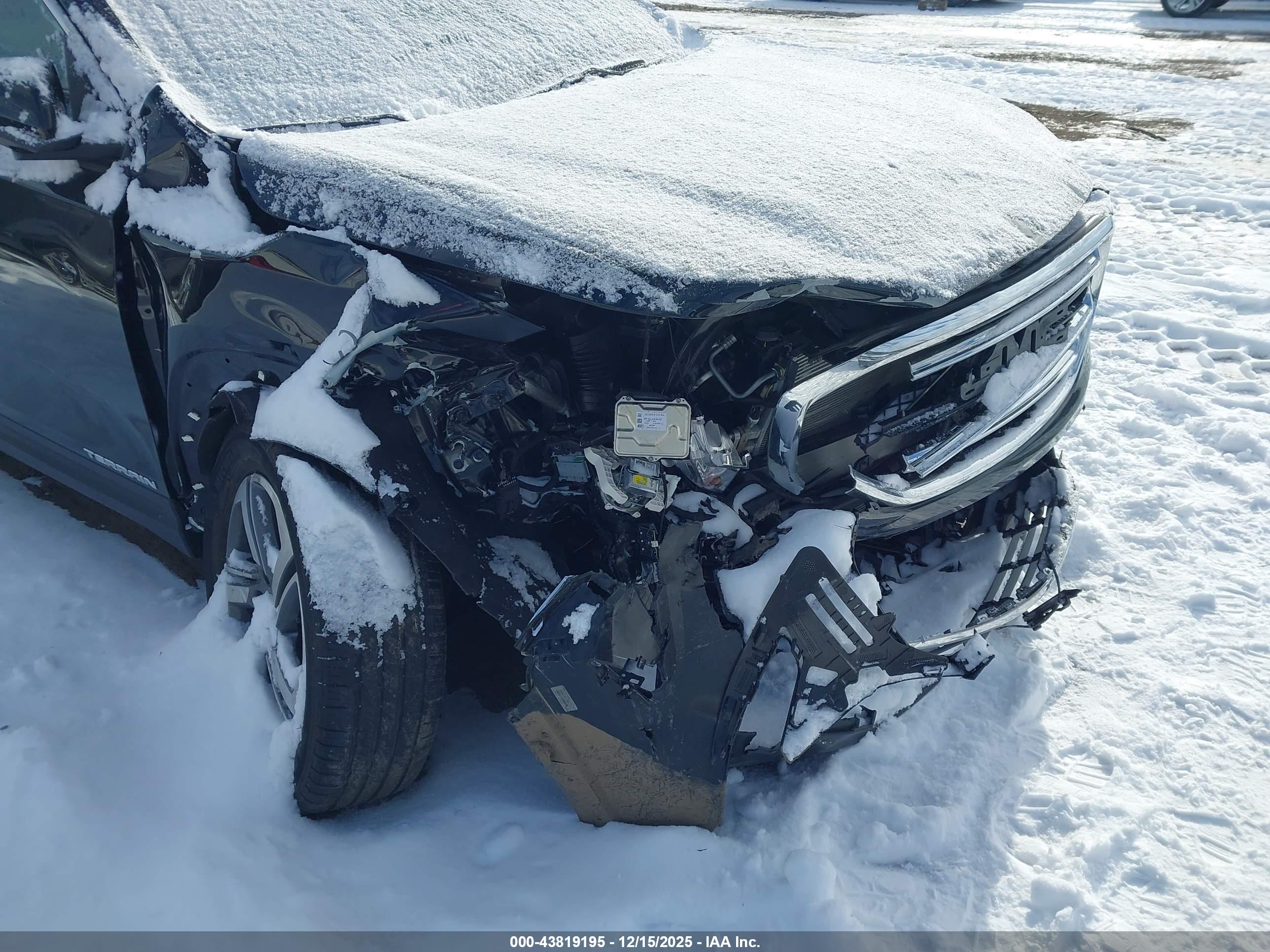 GMC TERRAIN image 6