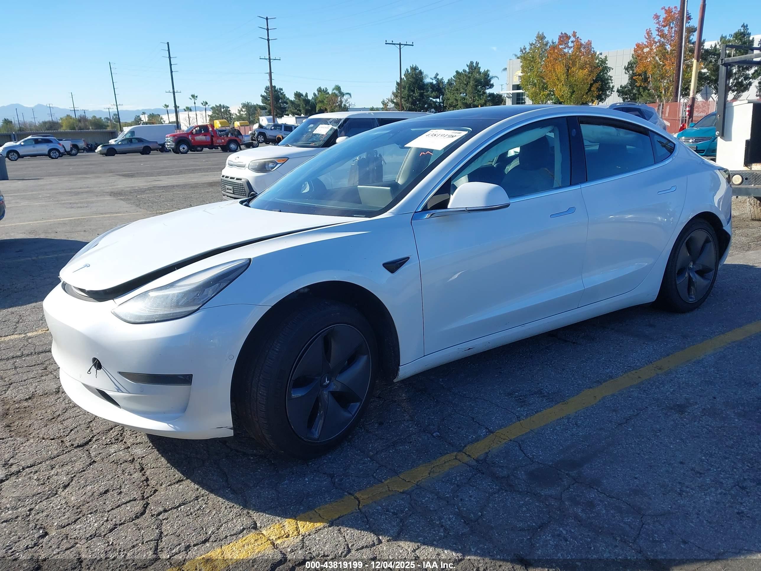 TESLA MODEL image 2