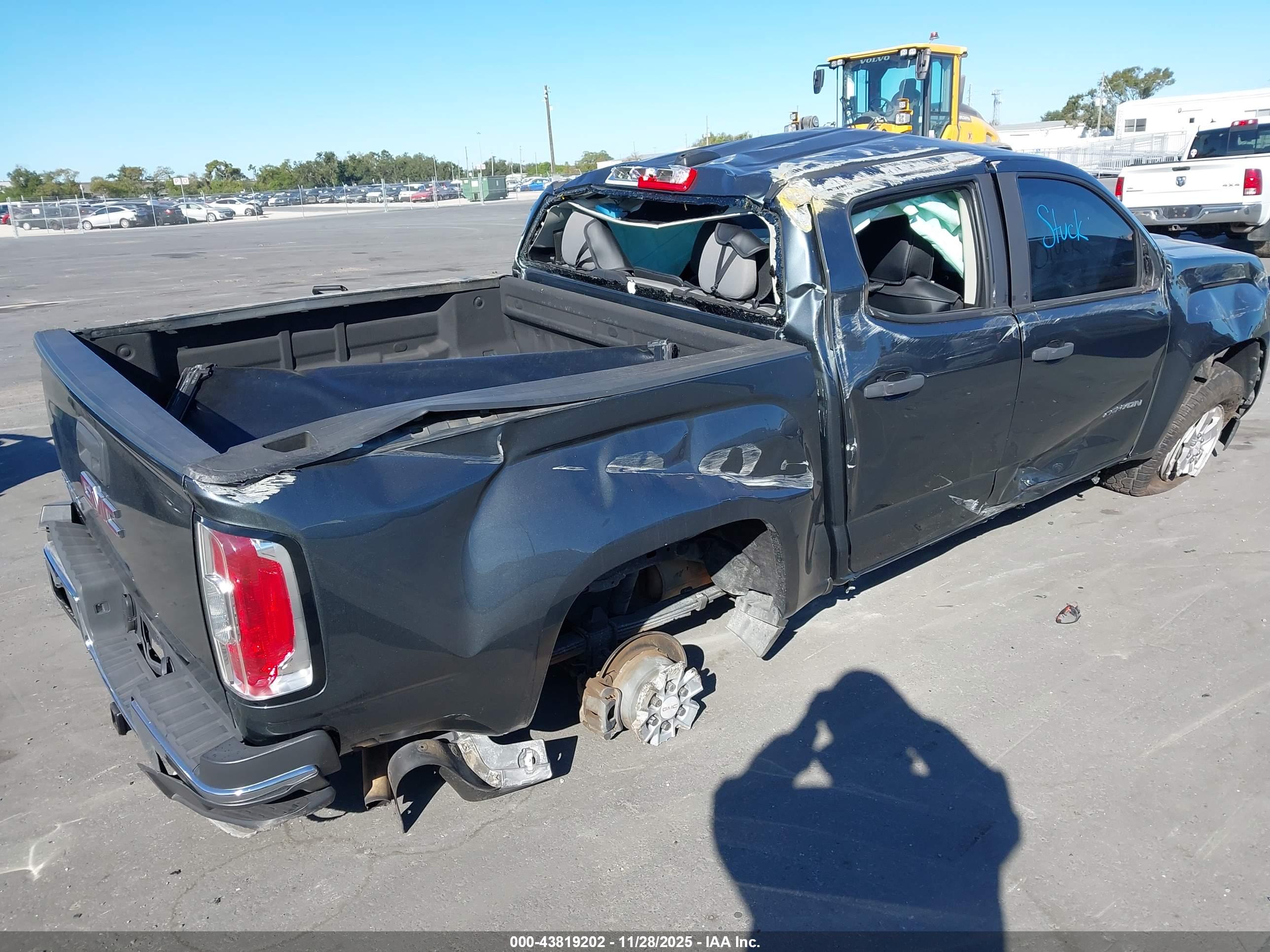 GMC CANYON image 6