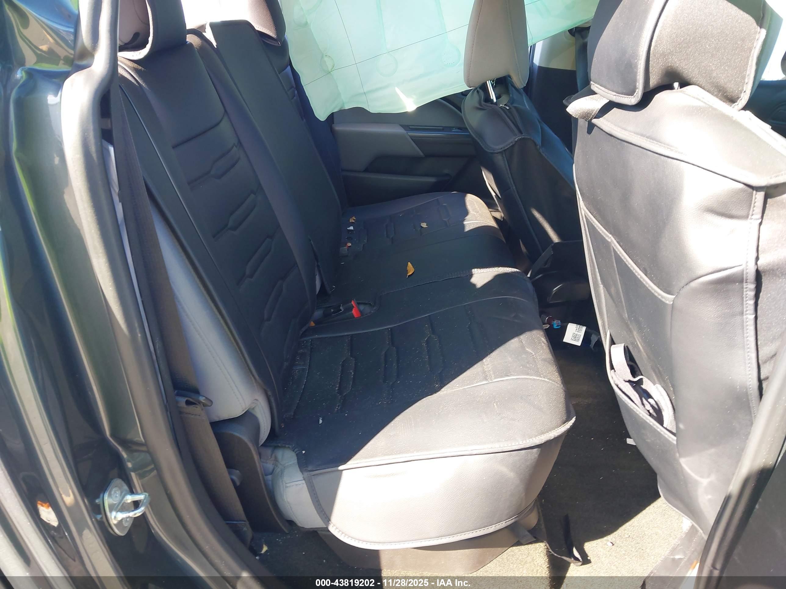 GMC CANYON image 8