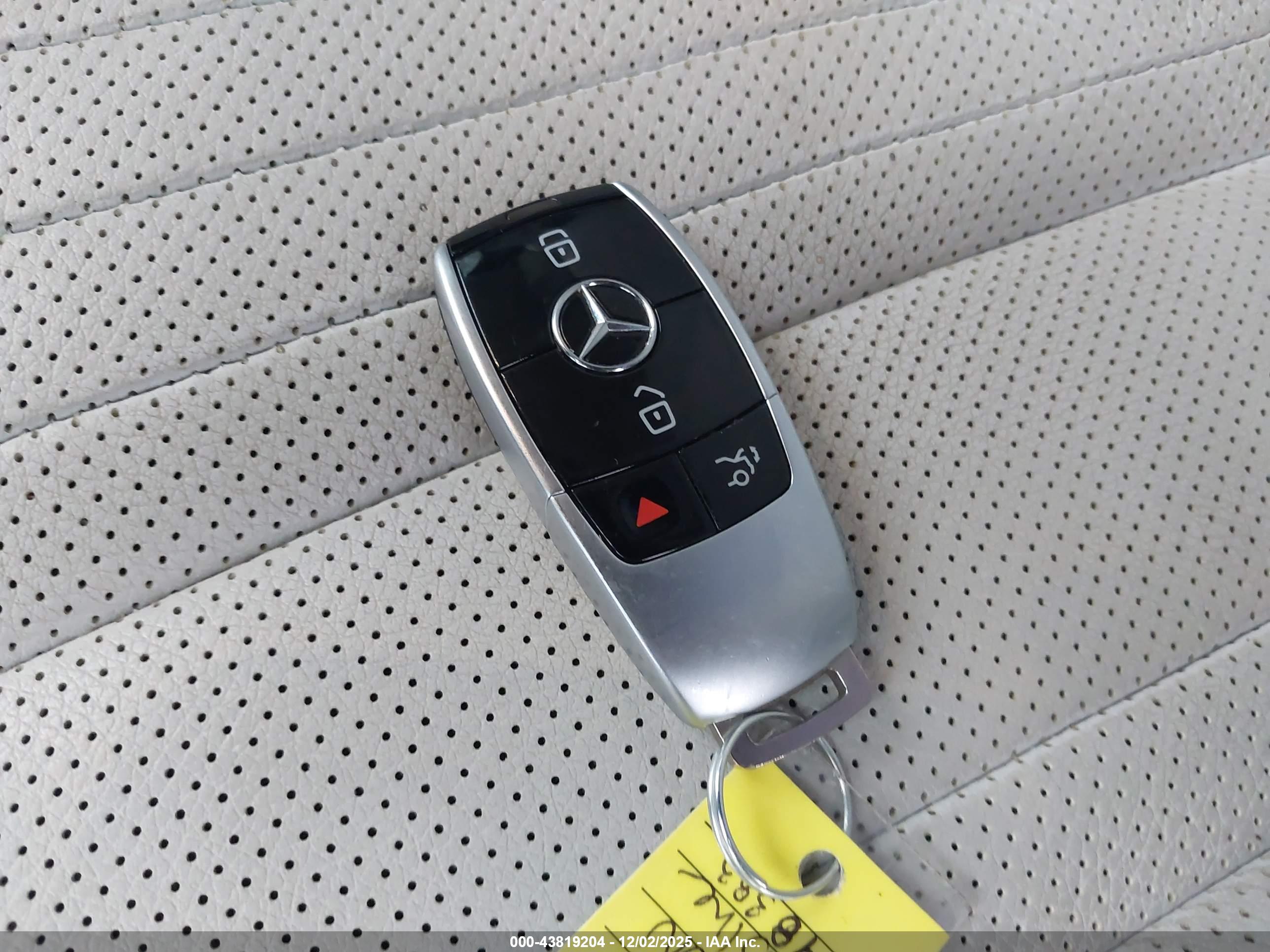 MERCEDES-BENZ CLS image 11
