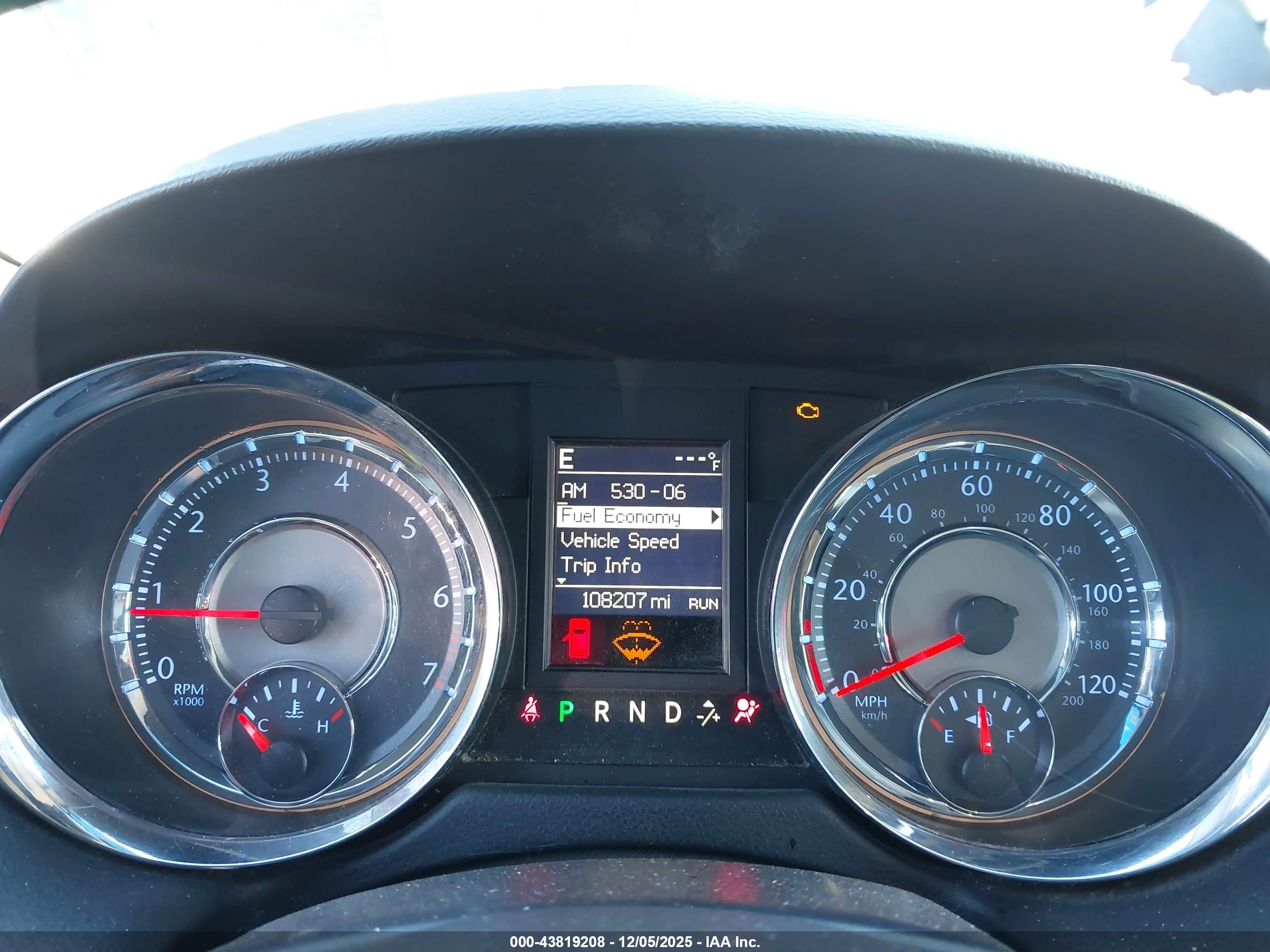 CHRYSLER TOWN image 7