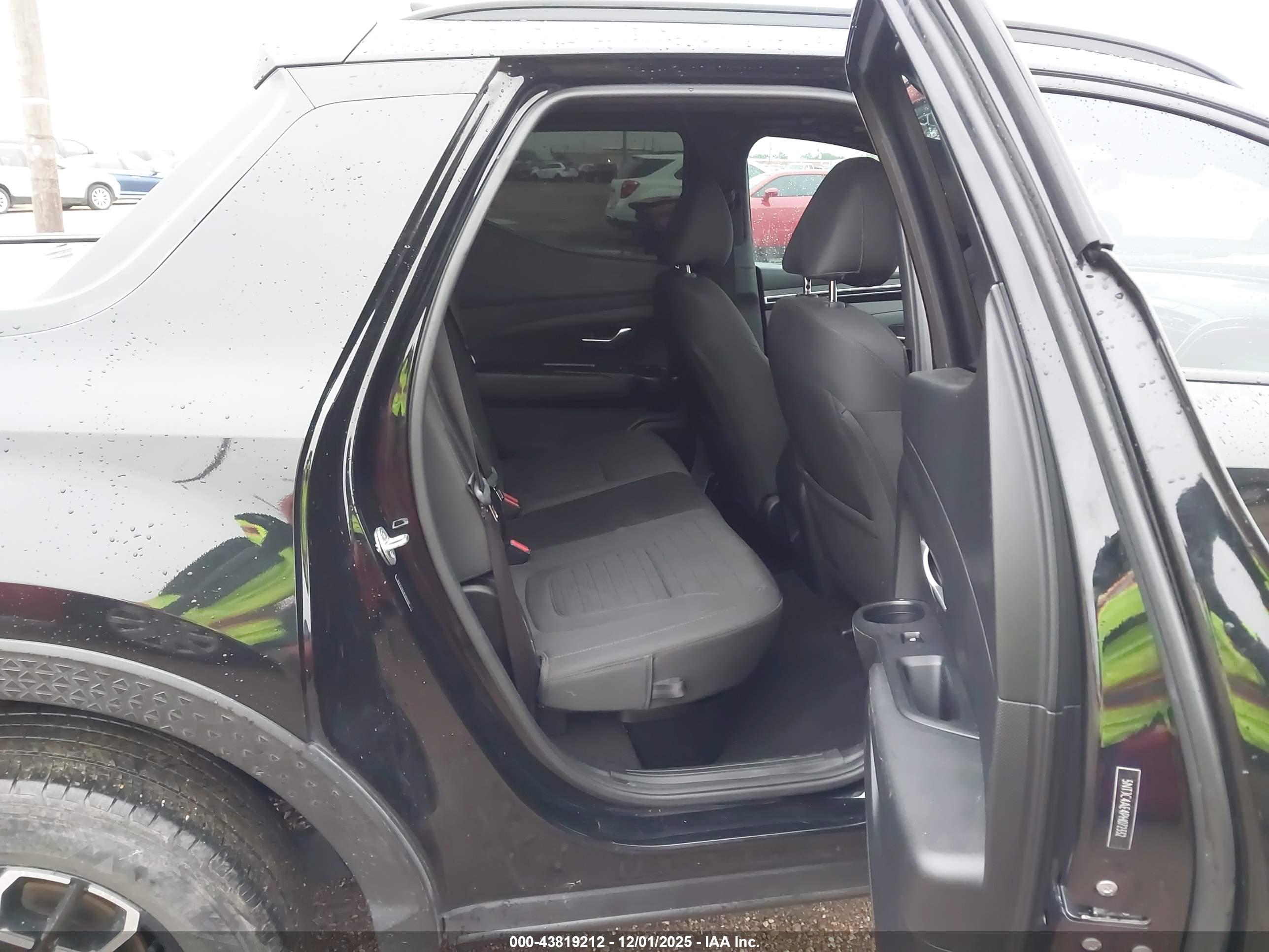 HYUNDAI SANTA image 8