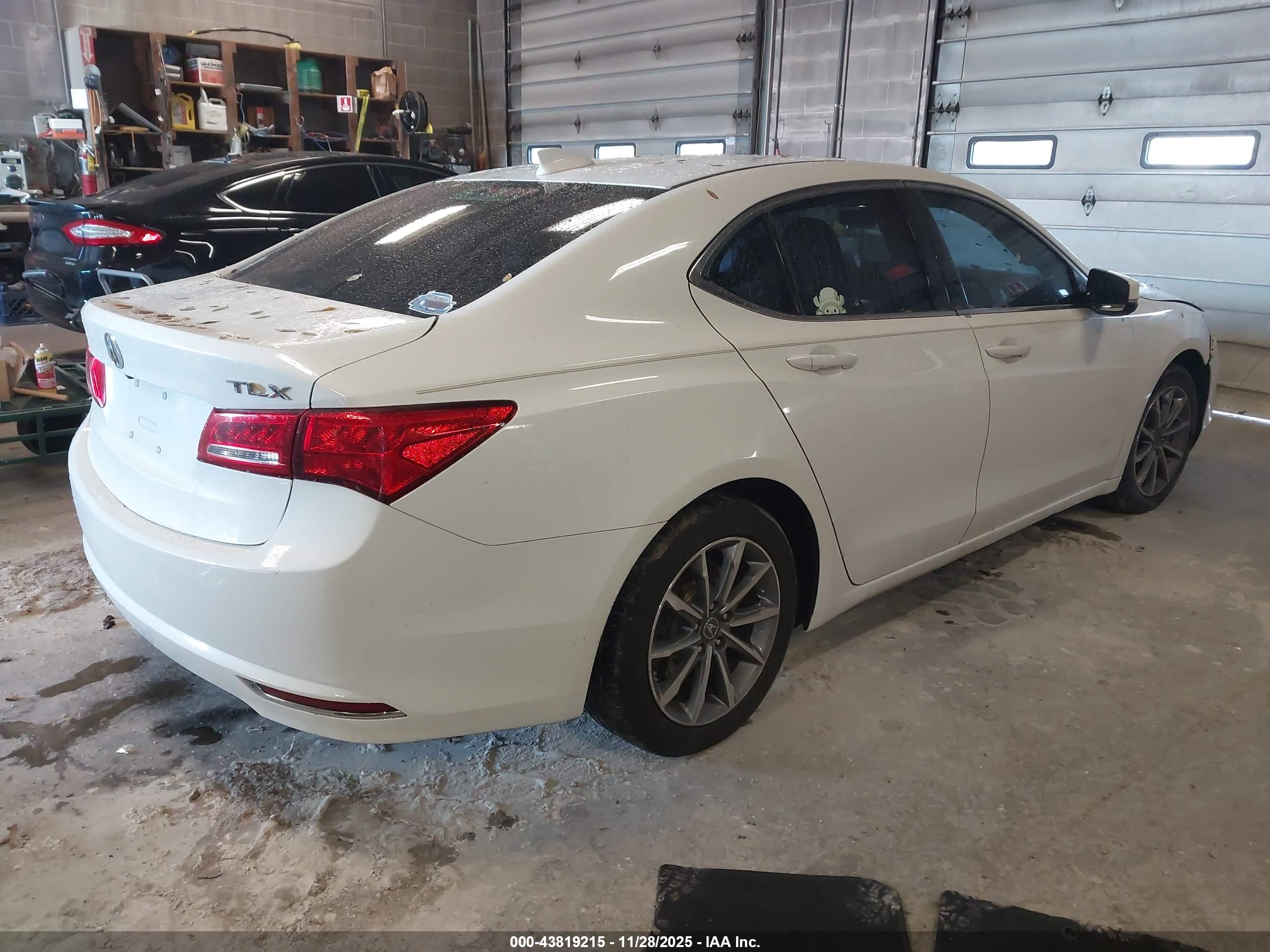 ACURA TLX image 4