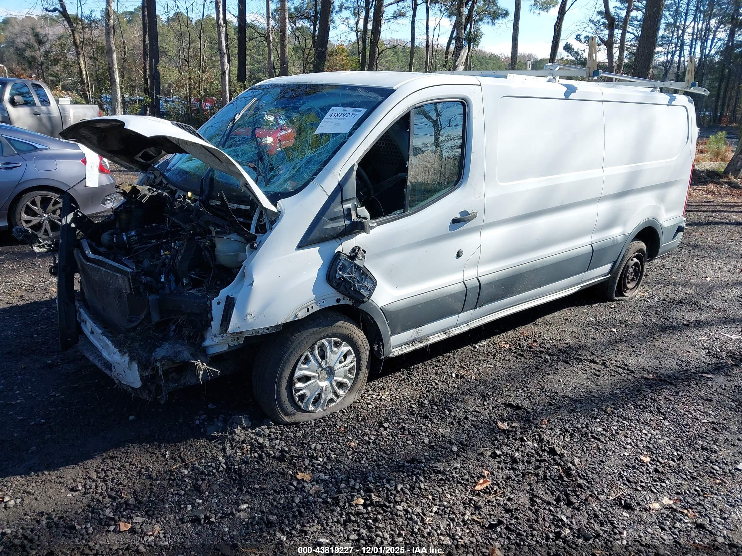FORD TRANSIT-250 image 2
