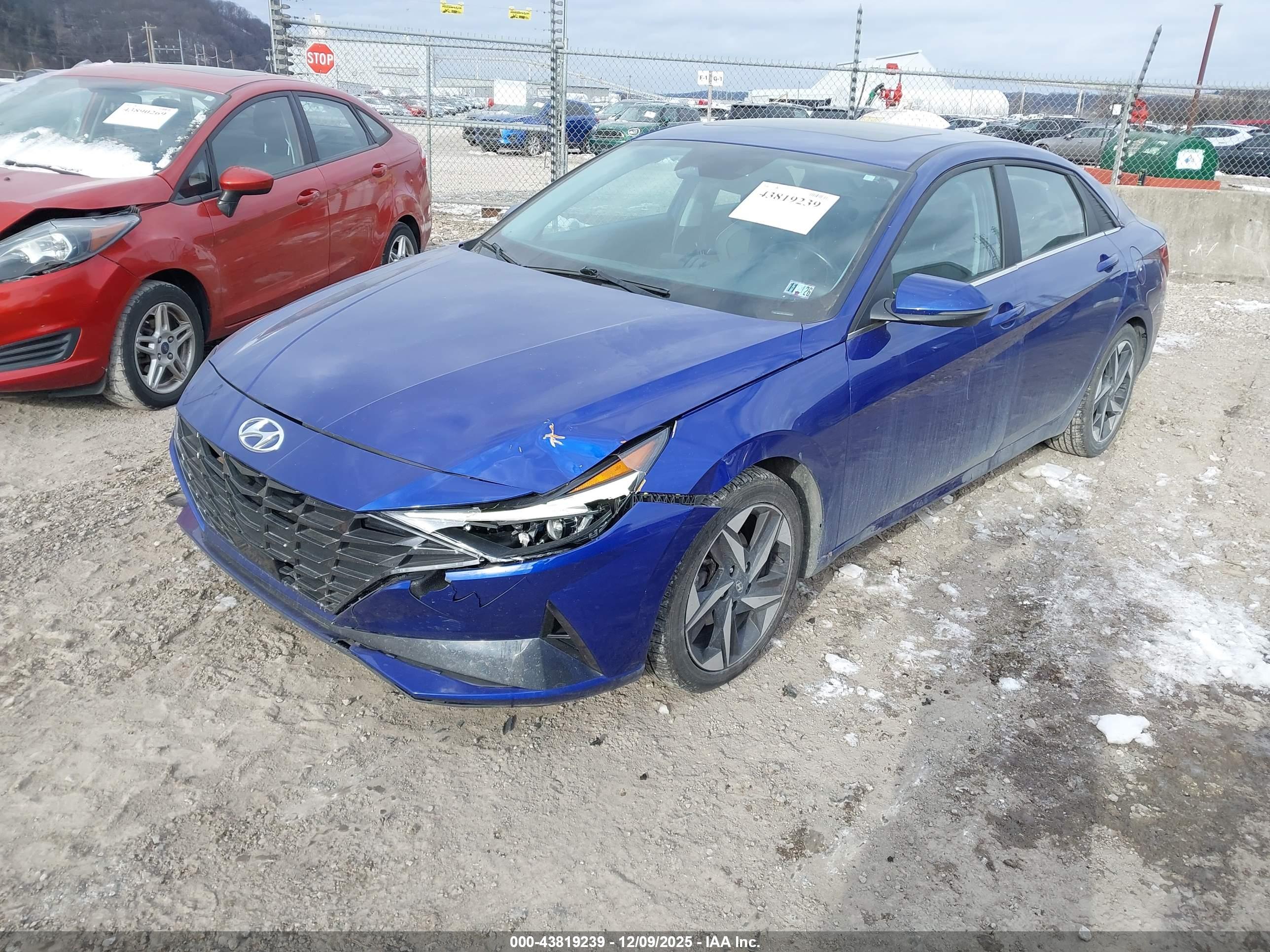 HYUNDAI ELANTRA image 2