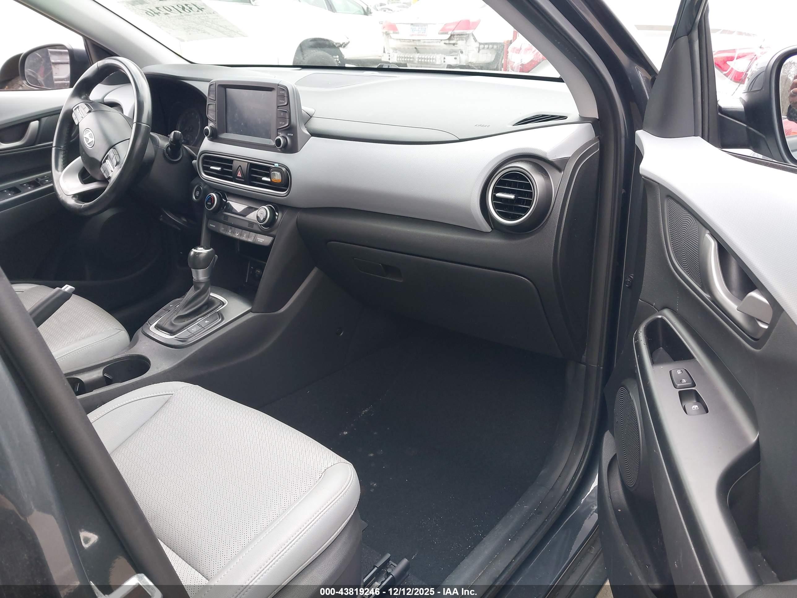 HYUNDAI KONA image 5