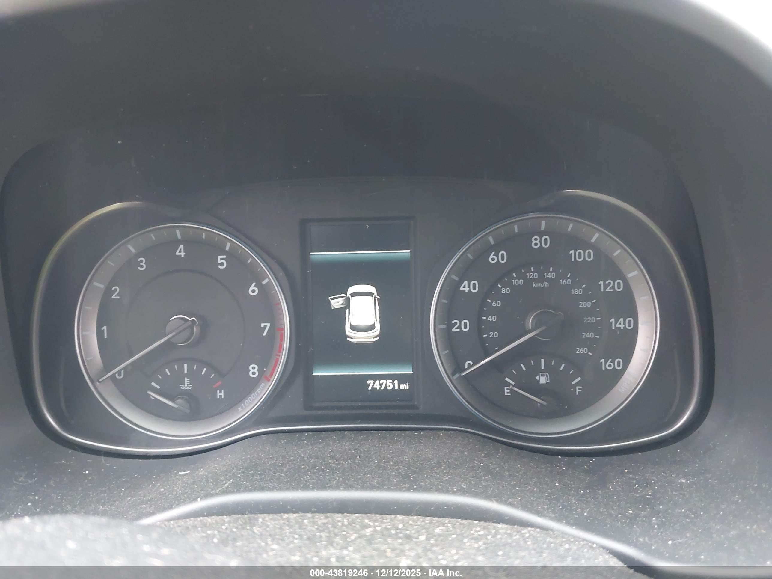 HYUNDAI KONA image 7