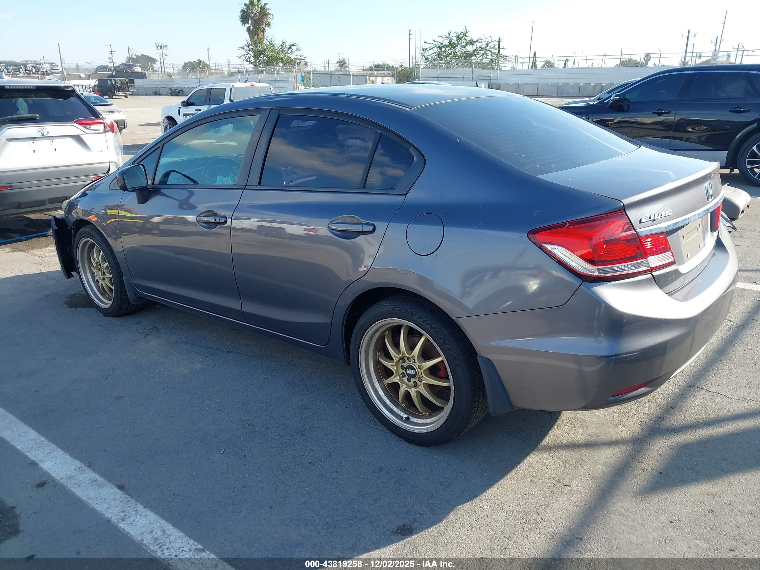 HONDA CIVIC image 3