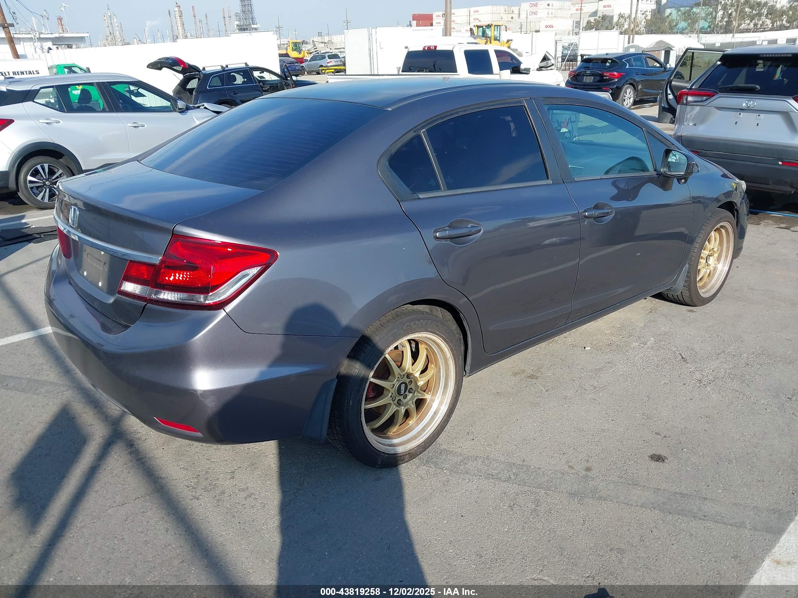 HONDA CIVIC image 4
