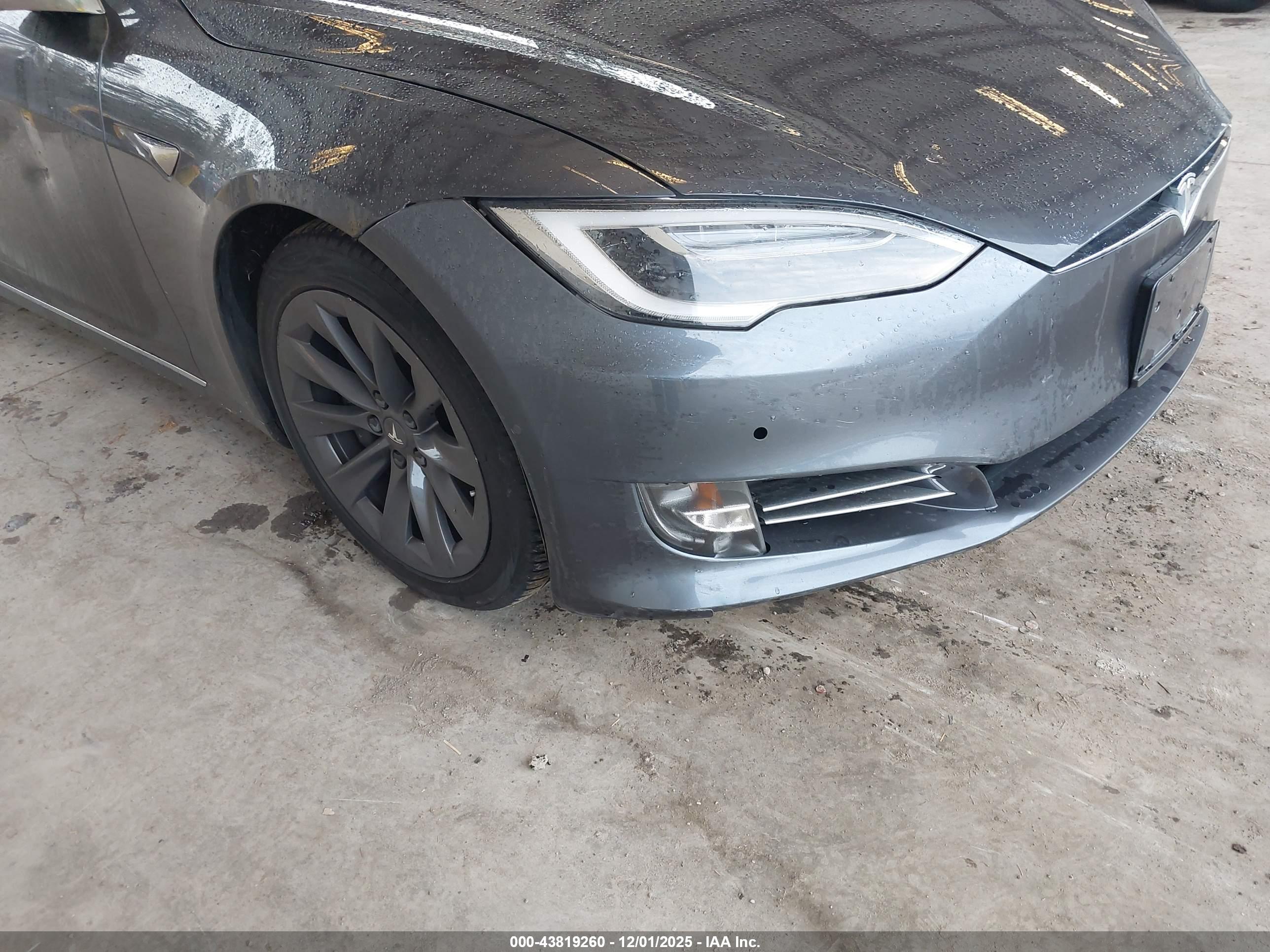 TESLA MODEL image 6