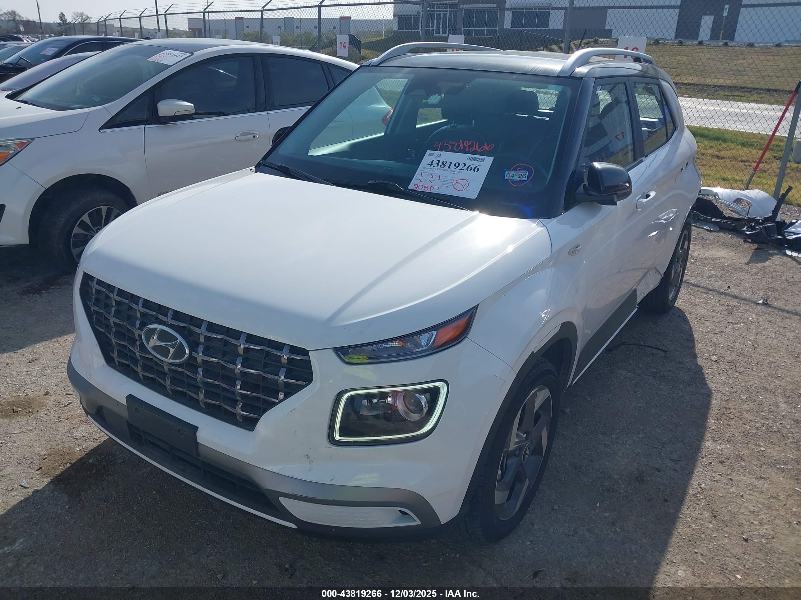 HYUNDAI VENUE image 2