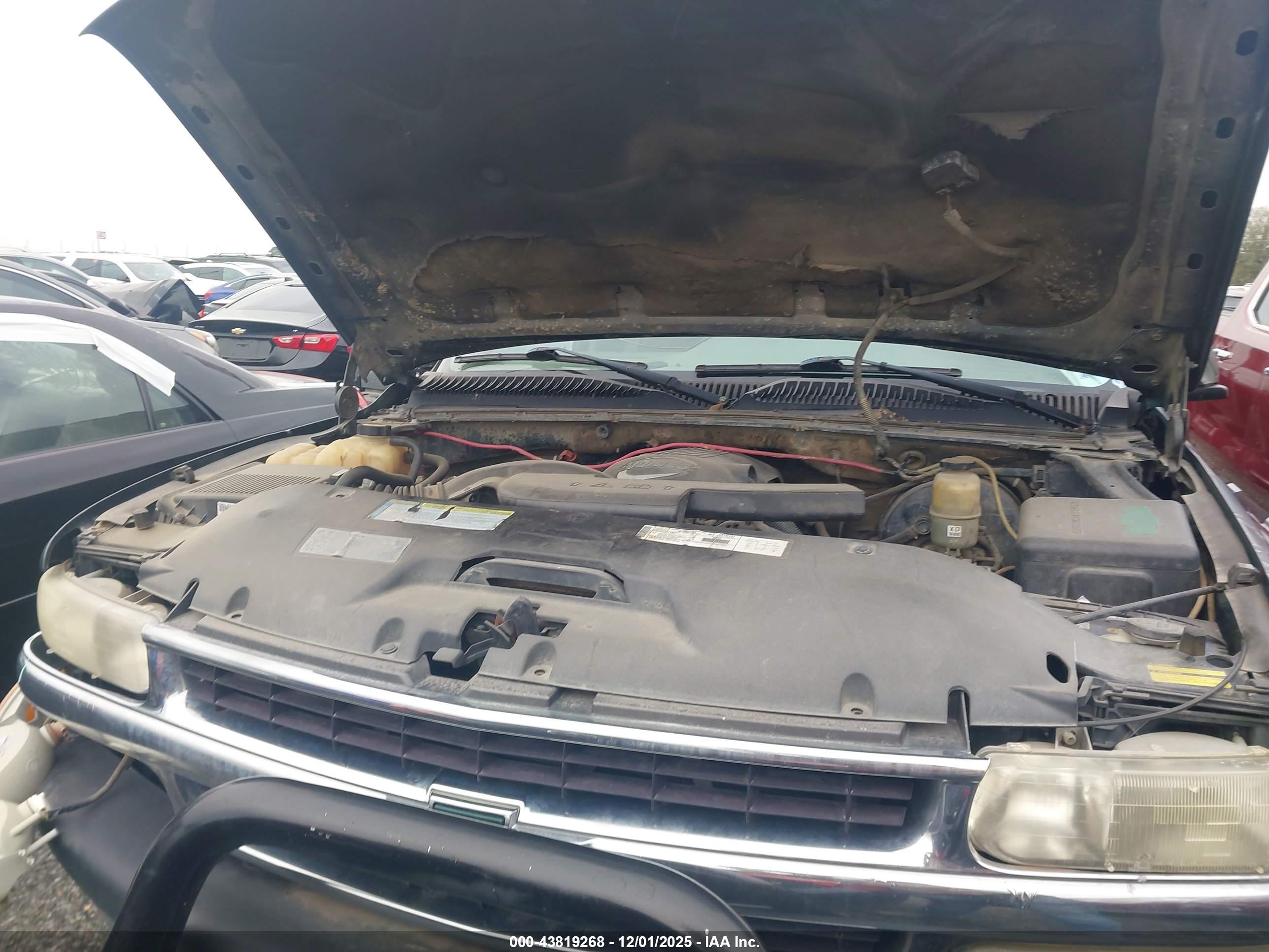 CHEVROLET TAHOE image 10