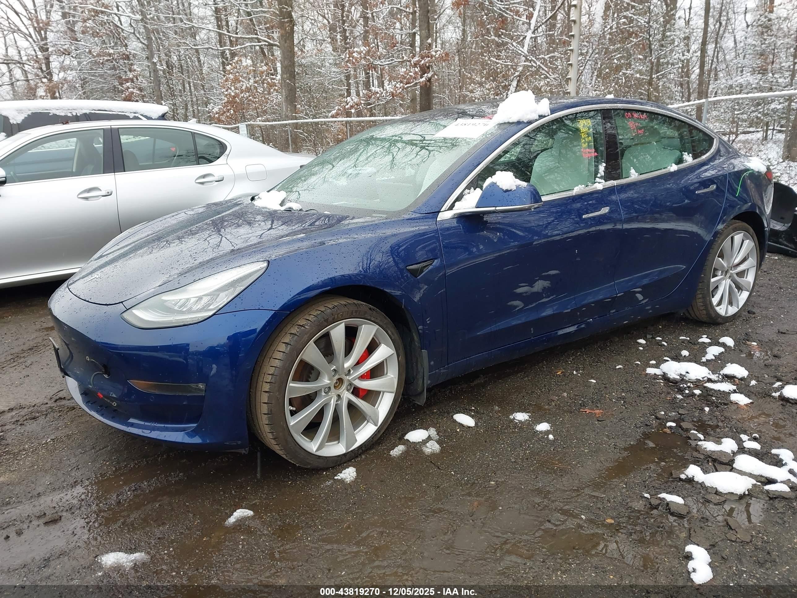 TESLA MODEL image 2